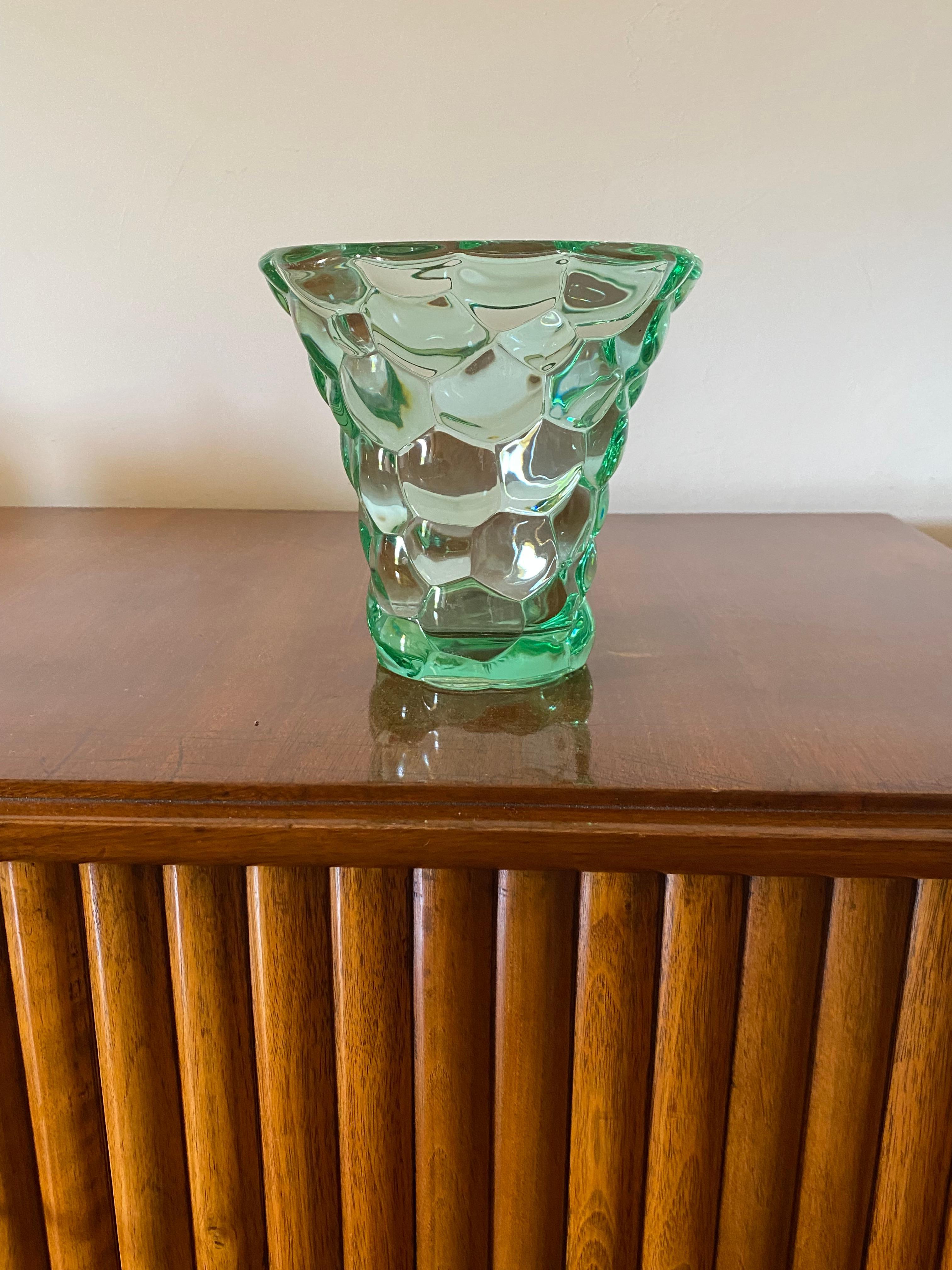 Art déco Pierre D'Avesn, Vase en cristal vert d'eau 