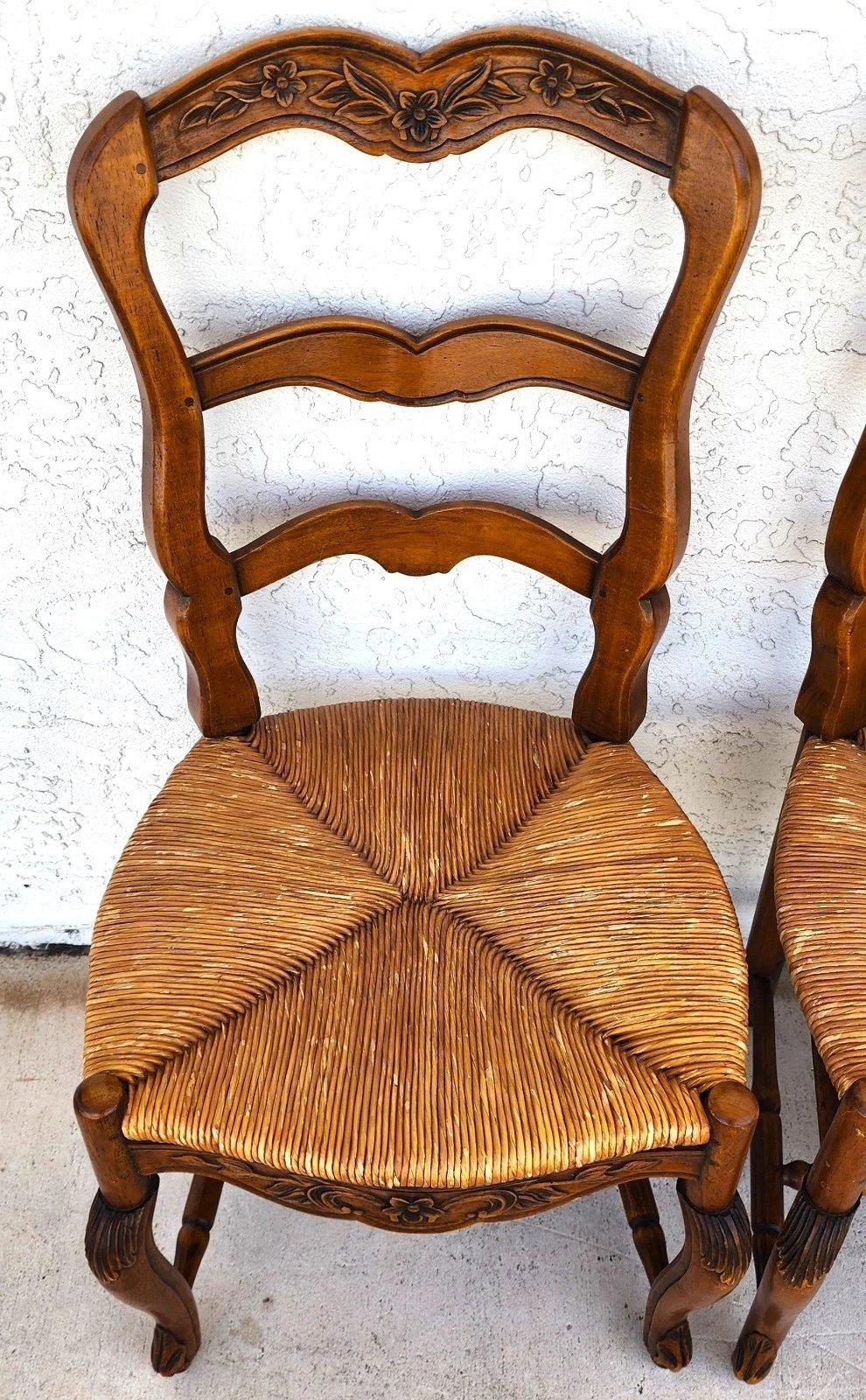 Pierre Deux Juego de 4 sillas de comedor de estilo rústico francés en venta 7