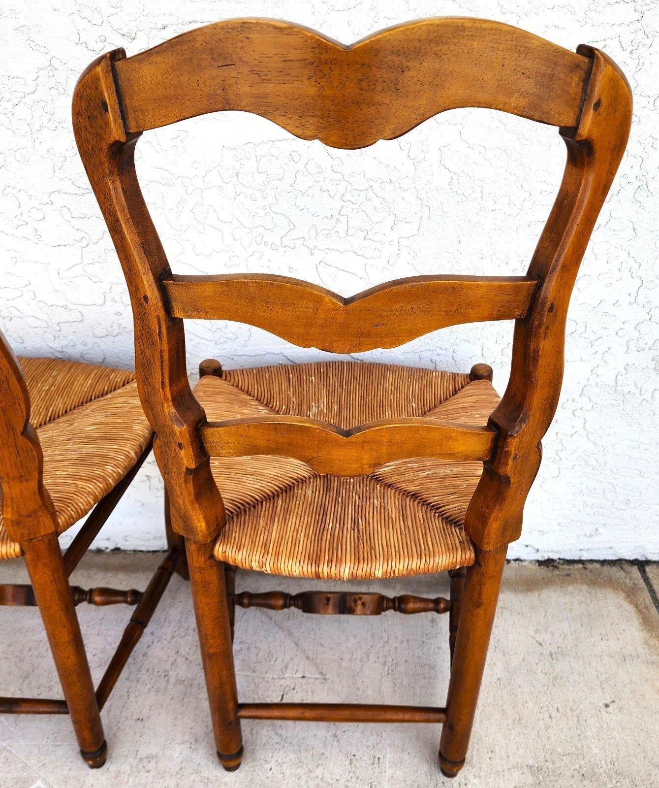 Pierre Deux Juego de 4 sillas de comedor de estilo rústico francés en venta 12