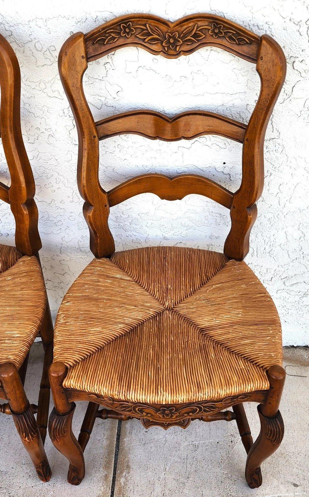 Pierre Deux Juego de 4 sillas de comedor de estilo rústico francés en venta 1