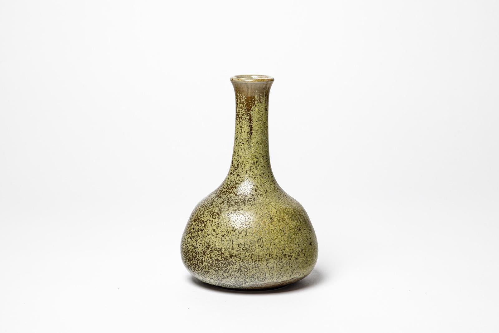 Pierre Devie Vaso in ceramica del XX secolo colore verde firmato 1965 design In condizioni ottime in vendita a Neuilly-en- sancerre, FR