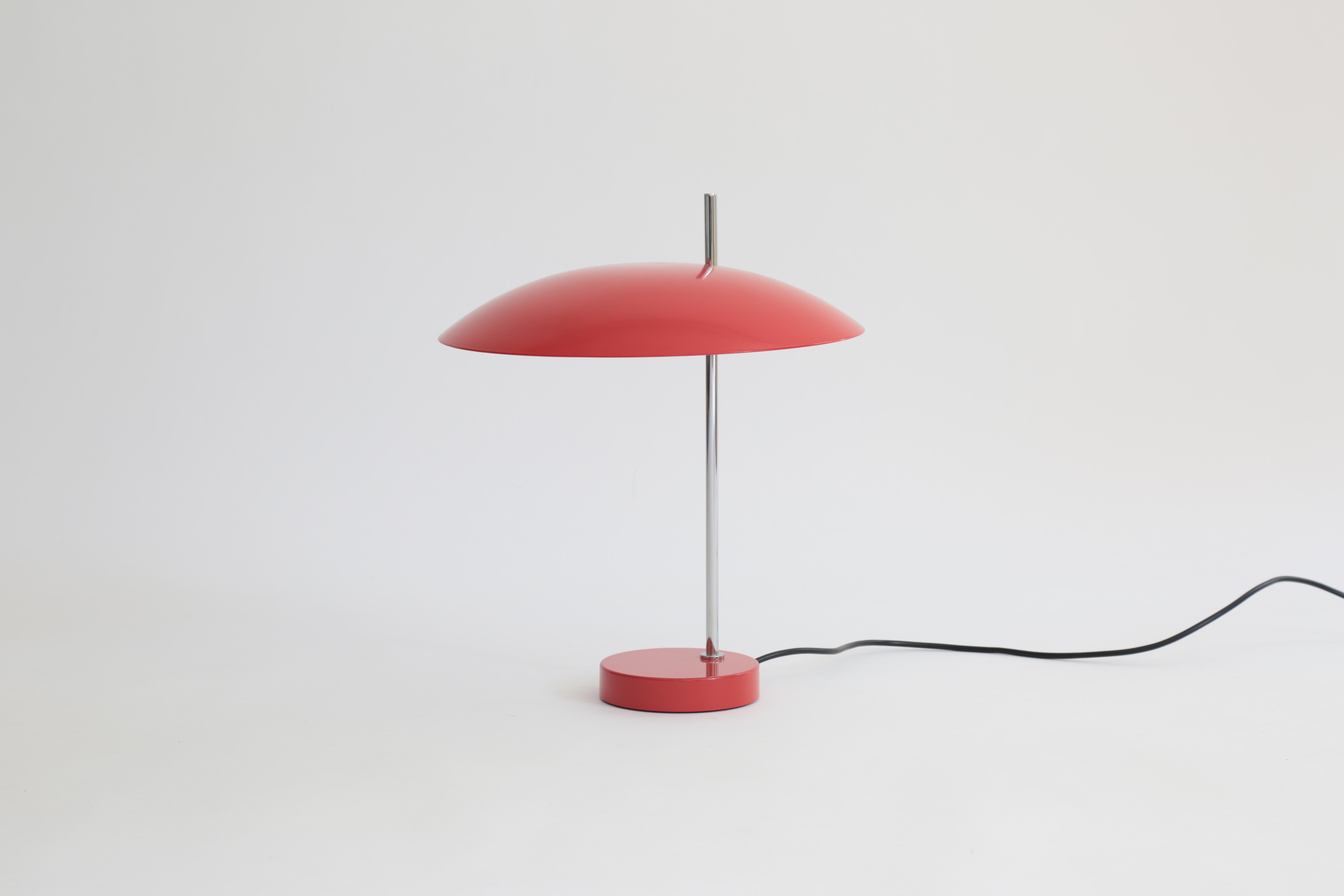 Pierre Disderot Model #1013 Table Lamp in White & Gunmetal for Disderot, France In New Condition For Sale In Glendale, CA