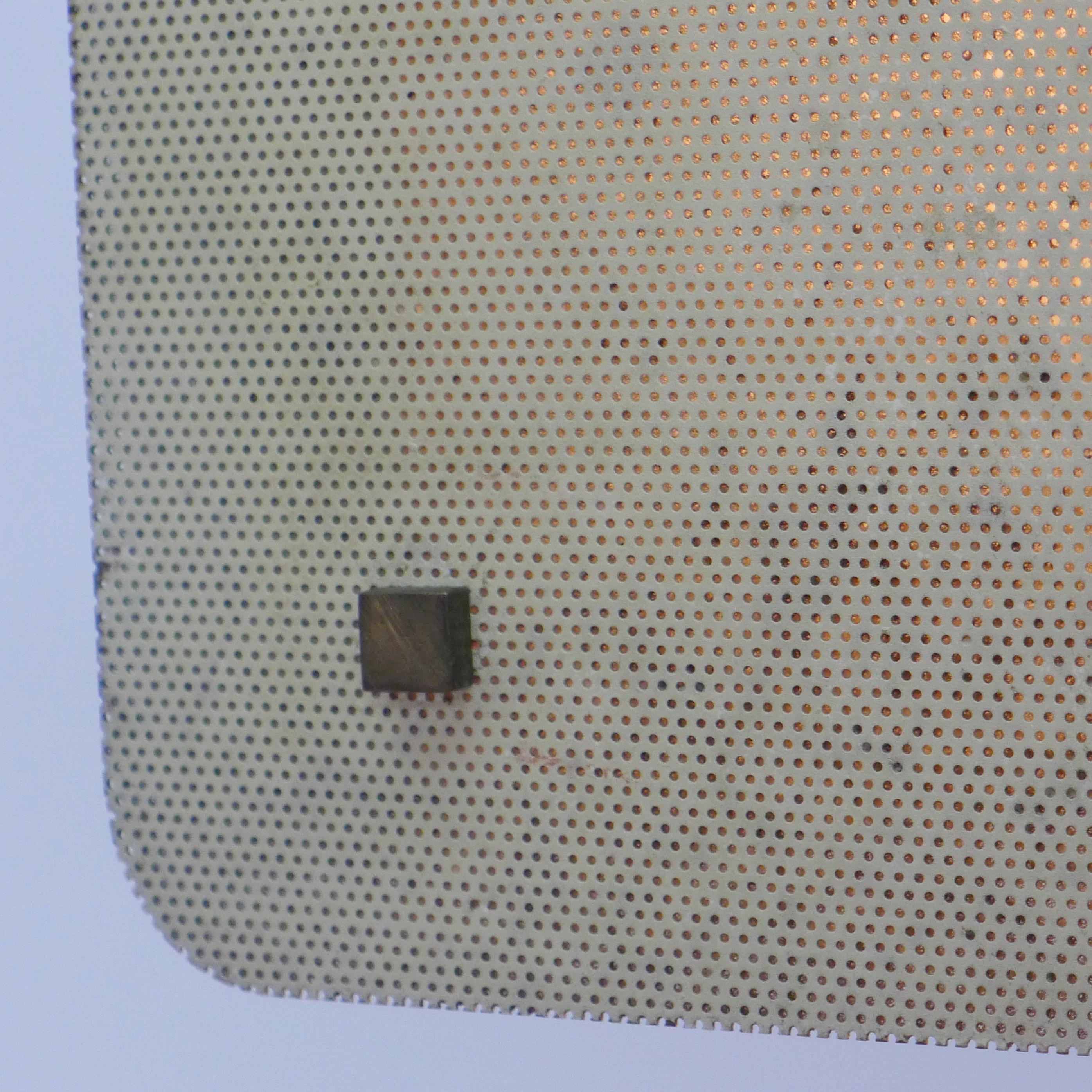 Pierre Disderot, Rara lámpara de pie con pantalla de metal perforado, Francia Años 50 Metal en venta