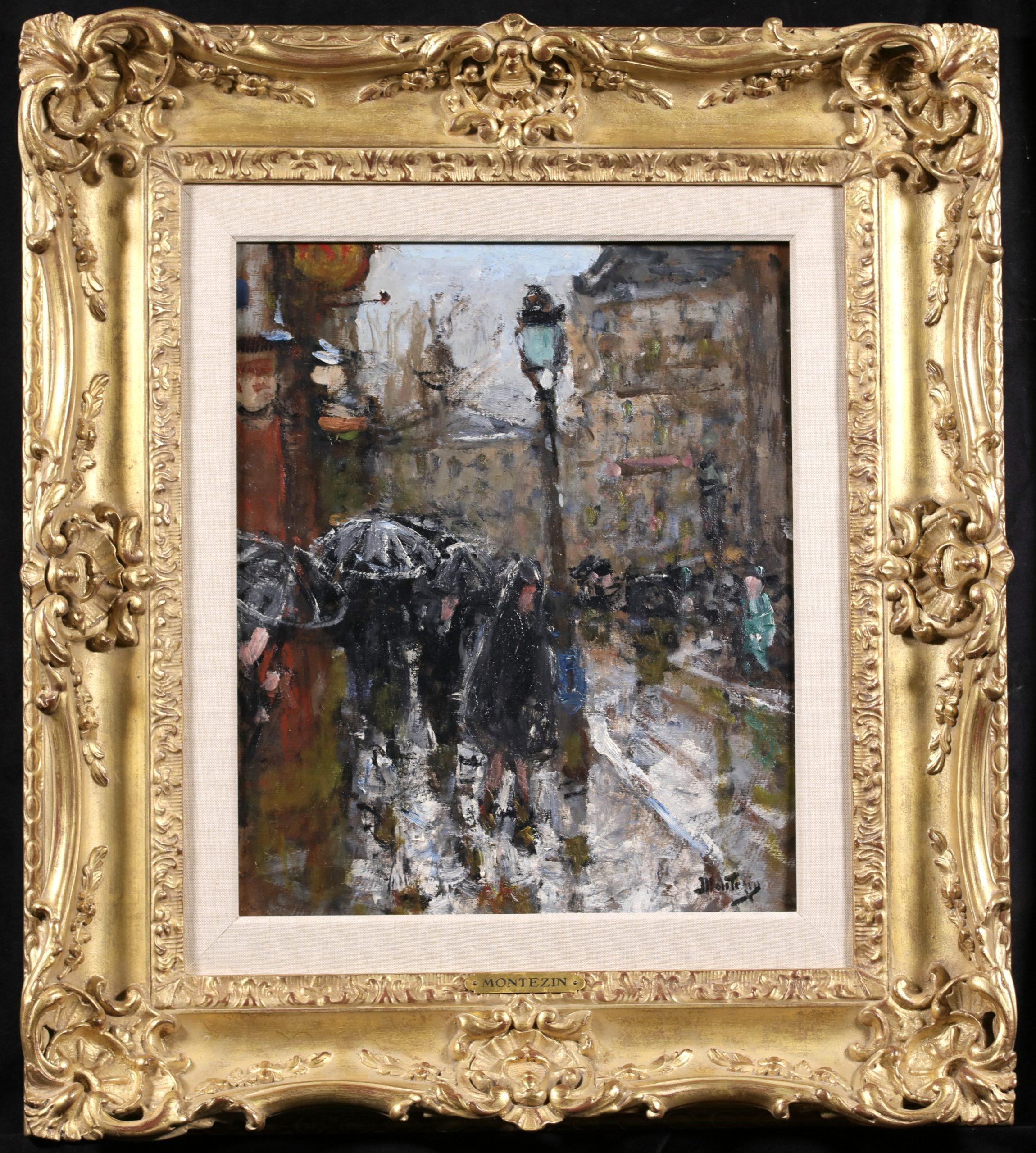 Olio su tavola firmato nel 1910 circa dal ricercato pittore francese post impressionista Pierre Eugène Montezin. L'opera raffigura una veduta di Rue des Hussiers a Neuilly sur Seine, in Francia. Figure nere si affrettano per le strade, riparandosi