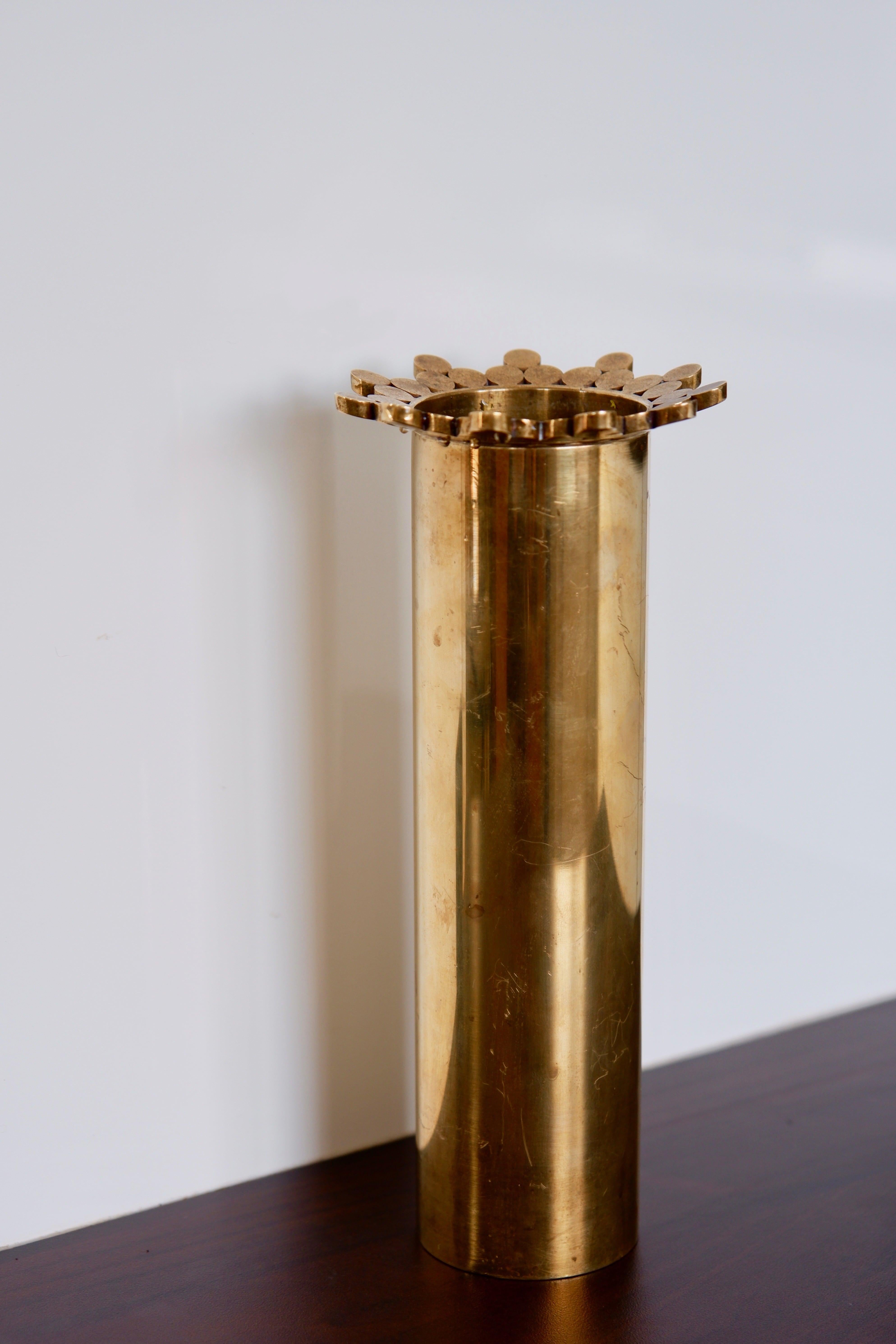 Pierre Forssell early & important vase in solid brass for Skultuna. Forsell. For Sale 2