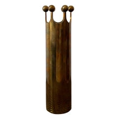 Pierre Forsell, Kronenvase aus Messing, hergestellt von Skultuna