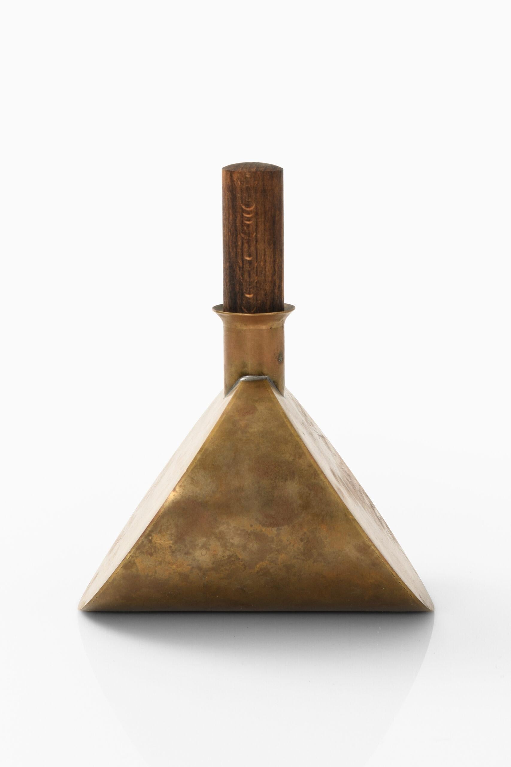 Decanter designed by Pierre Forsell. Produced by Skultuna in Sweden.