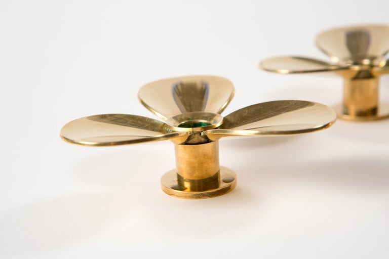 Pierre Forsell - Set of 3 Brass Propellor Candle Holders Skultuna Sweden 1960s In Good Condition For Sale In Los Angeles, CA