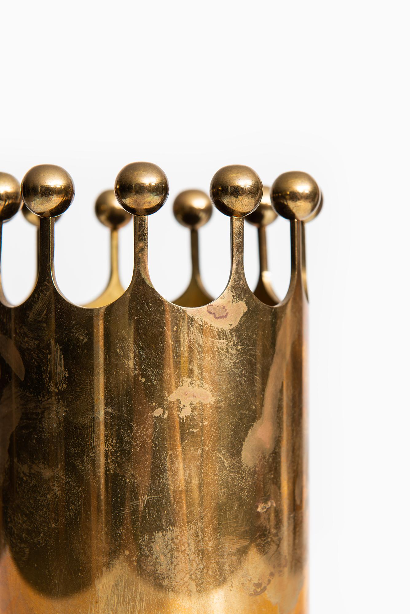 Svedese Vaso Pierre Forsell in ottone di Skultuna in Svezia in vendita