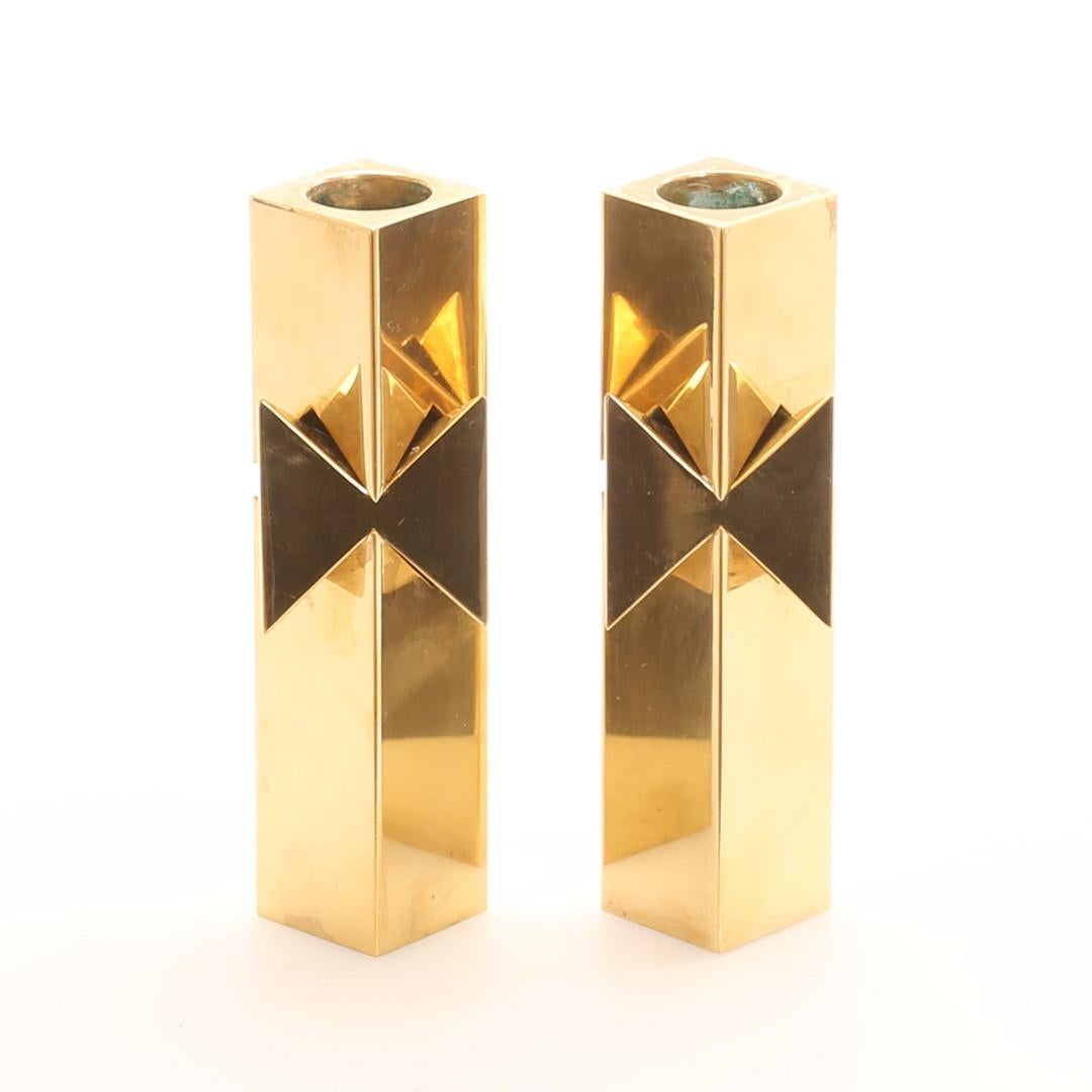 Pierre Forssell “Bow” Candlestick Pair – Rare Brass Design for Skultuna, Sweden 

A rare and striking pair of brass “Bow” candlesticks, designed by renowned Swedish metalsmith Pierre Forssell for Skultuna, Sweden, in the 1960s. Minimalist yet