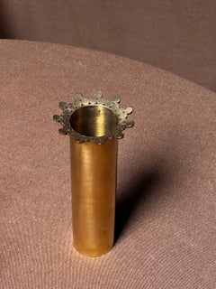 Pierre Forssell Portacandele e vaso in ottone Realizzati a mano a Skultuna in Svezia