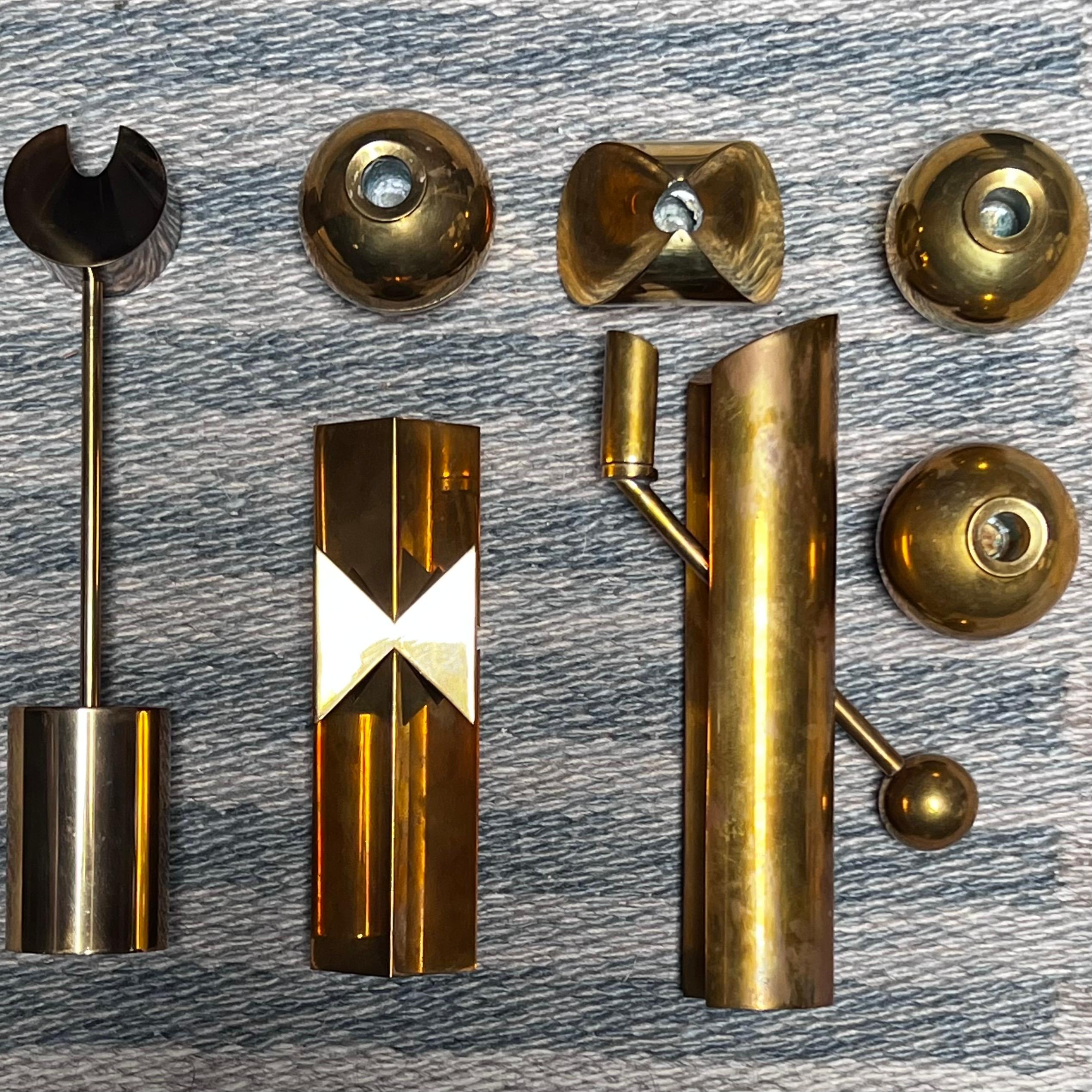 Fine XX secolo Pierre Forssell Portacandele e vaso in ottone Realizzati a mano a Skultuna in Svezia in vendita