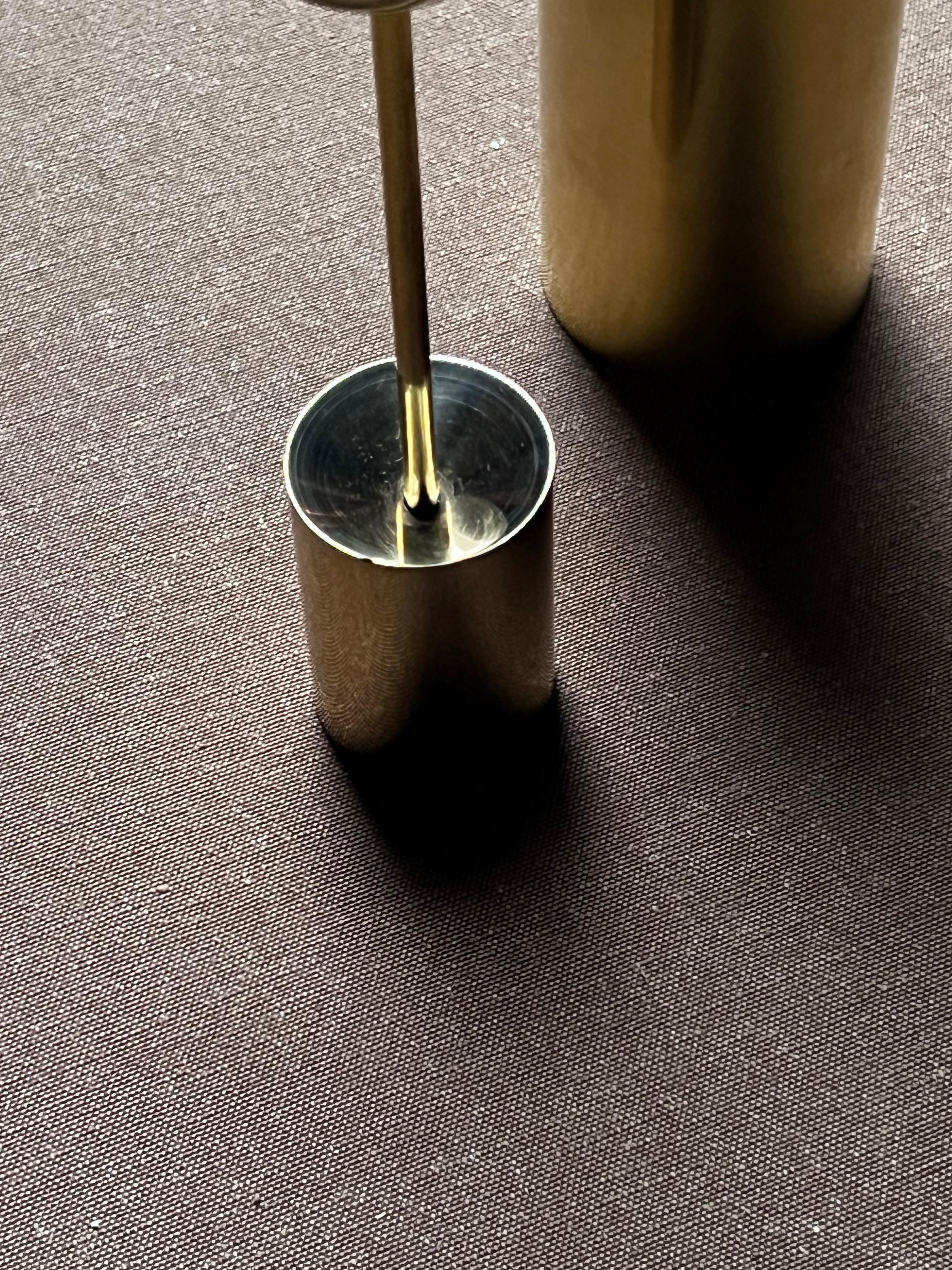 Portacandele in ottone Pierre Forssell Realizzati a mano a Skultuna in Svezia. Brancusi in vendita 2