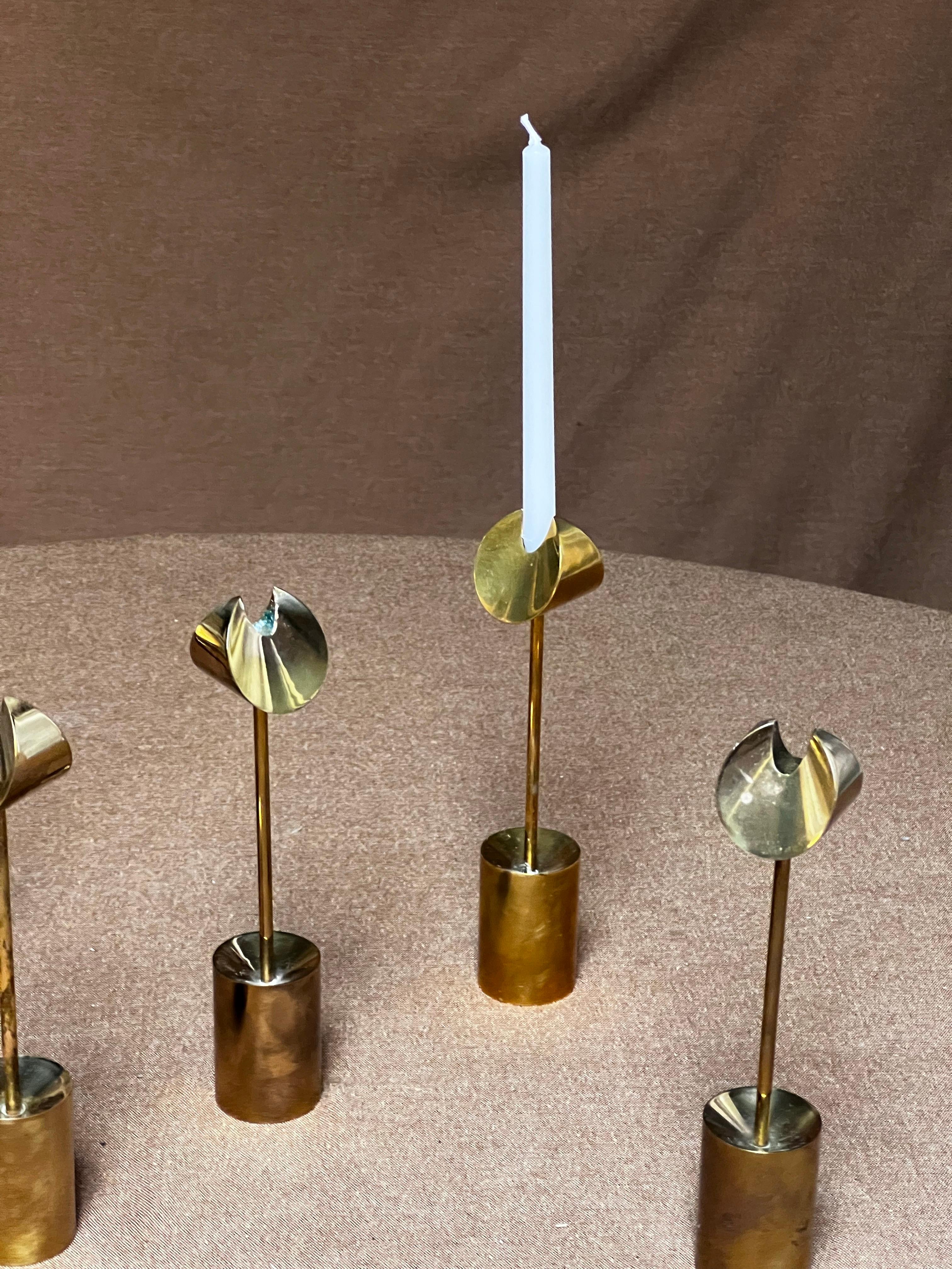 Svedese Portacandele in ottone Pierre Forssell Realizzati a mano a Skultuna in Svezia. Brancusi in vendita