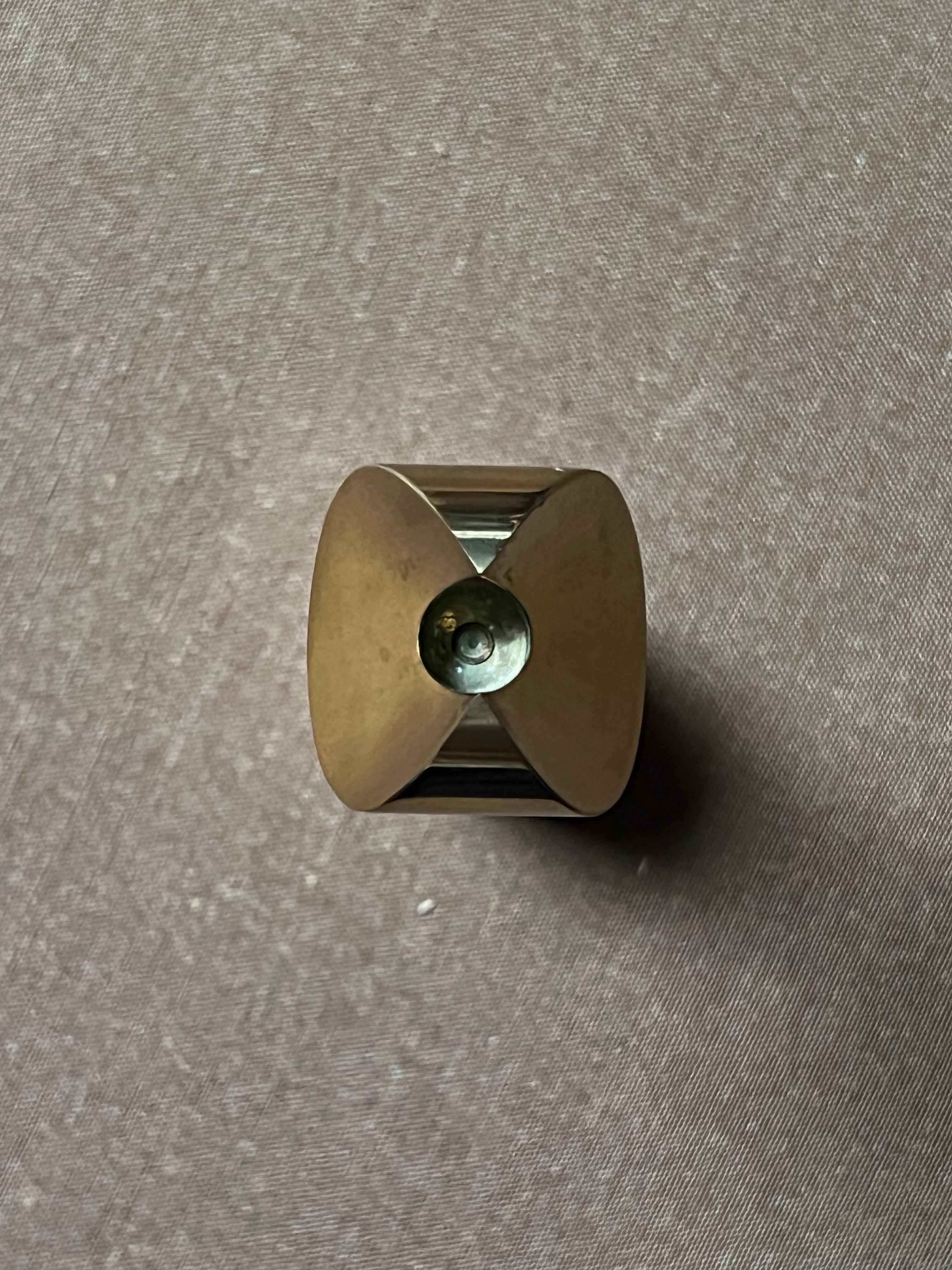 Fatto a mano Portacandele in ottone Pierre Forssell Realizzati a mano a Skultuna in Svezia. Brancusi in vendita