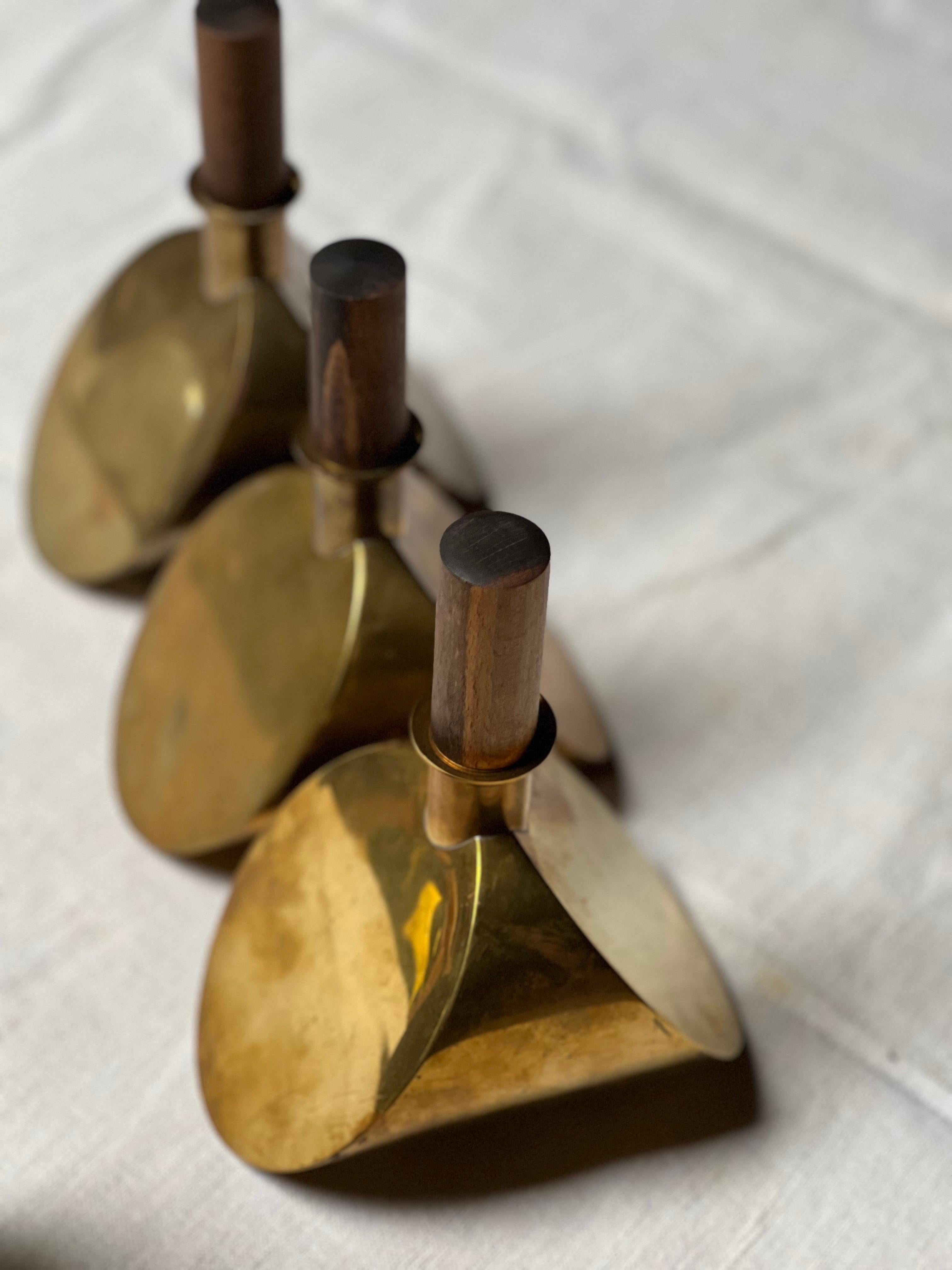 Pierre Forssell caraffa in ottone fatta a mano Skultuna Svezia Brancusi in vendita 6