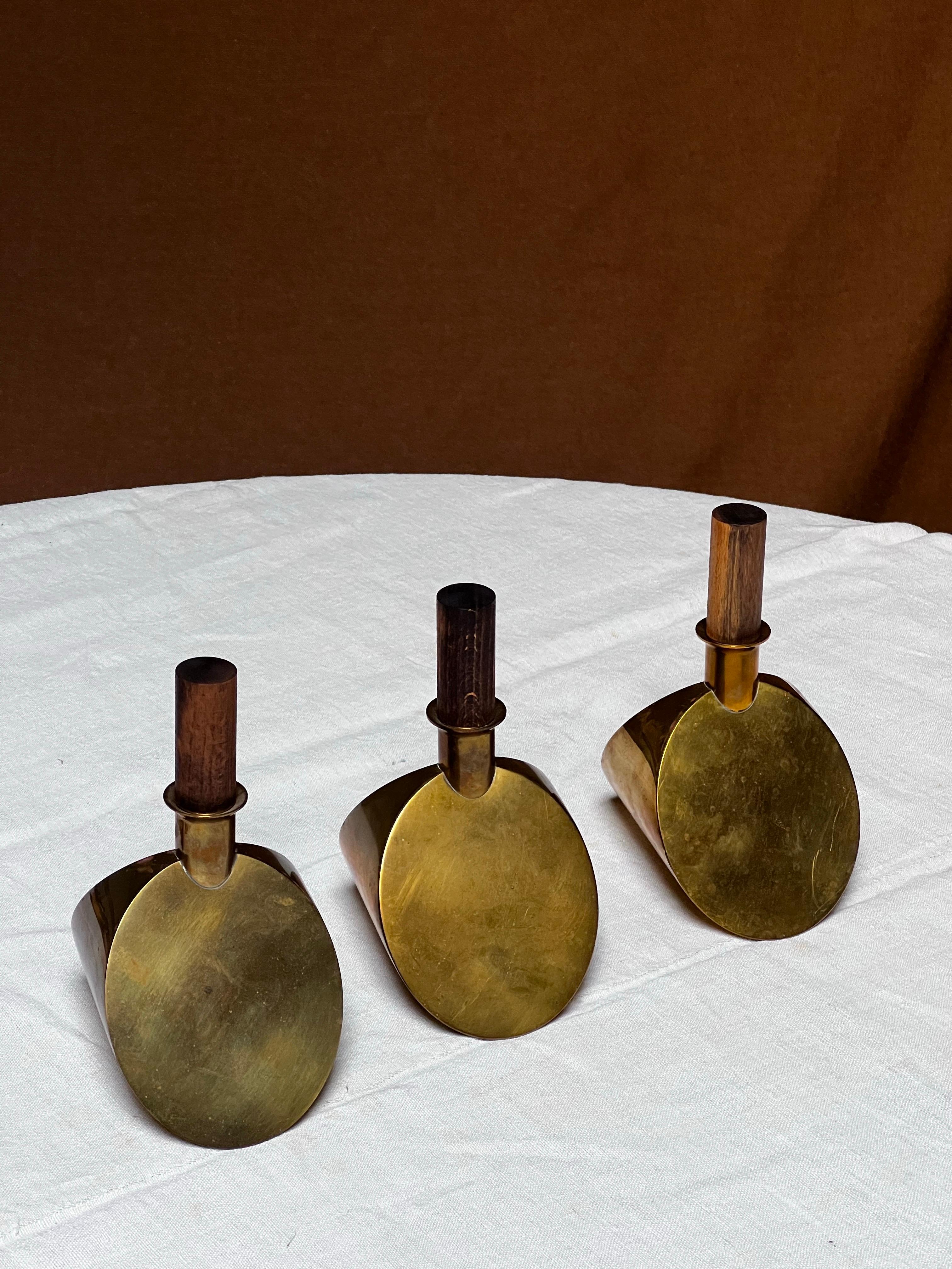 Scandinavo moderno Pierre Forssell caraffa in ottone fatta a mano Skultuna Svezia Brancusi in vendita