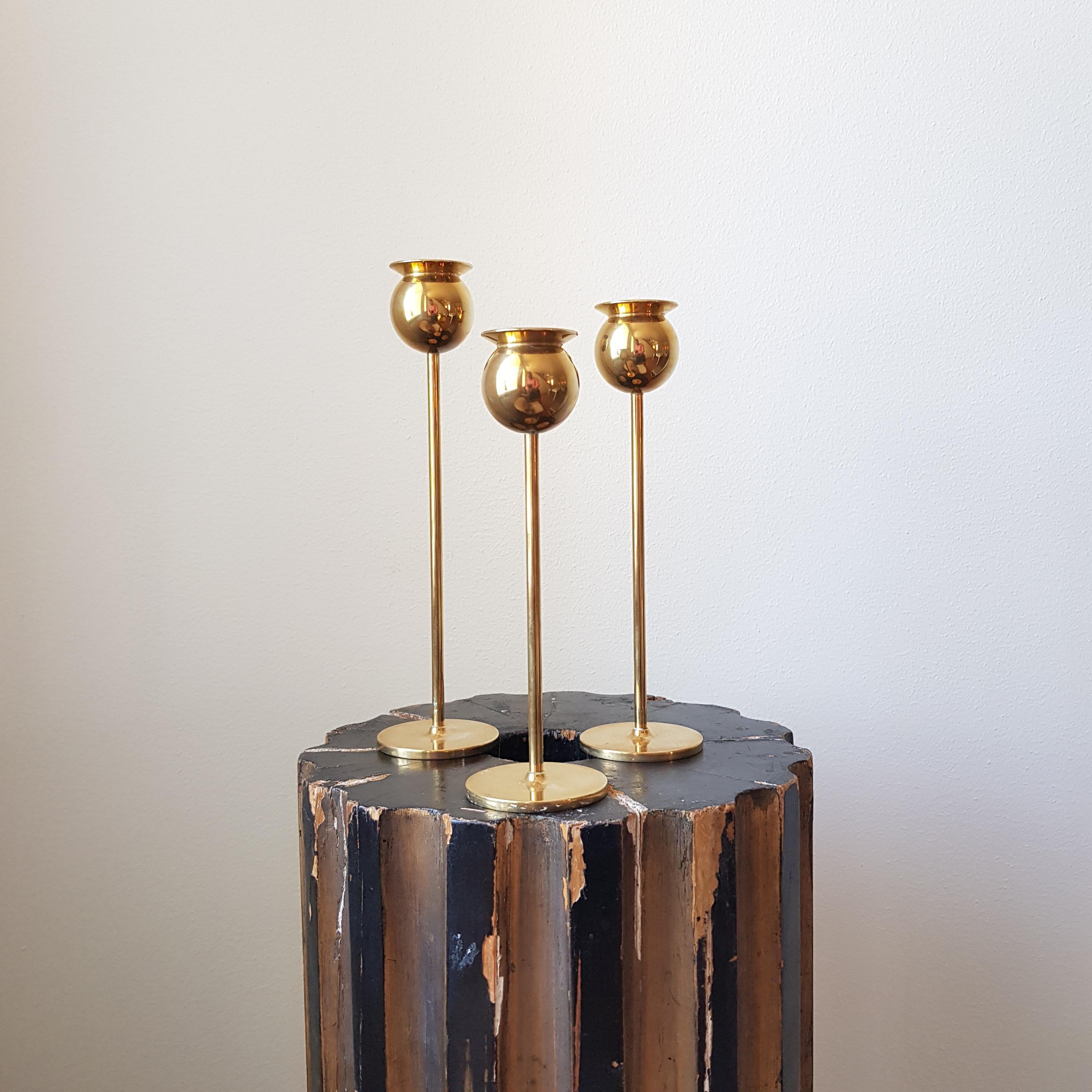 Pierre Forssell, Kerzenständer „Tulip“, Messing, Skultuna, Skandinavische Moderne  im Angebot 1