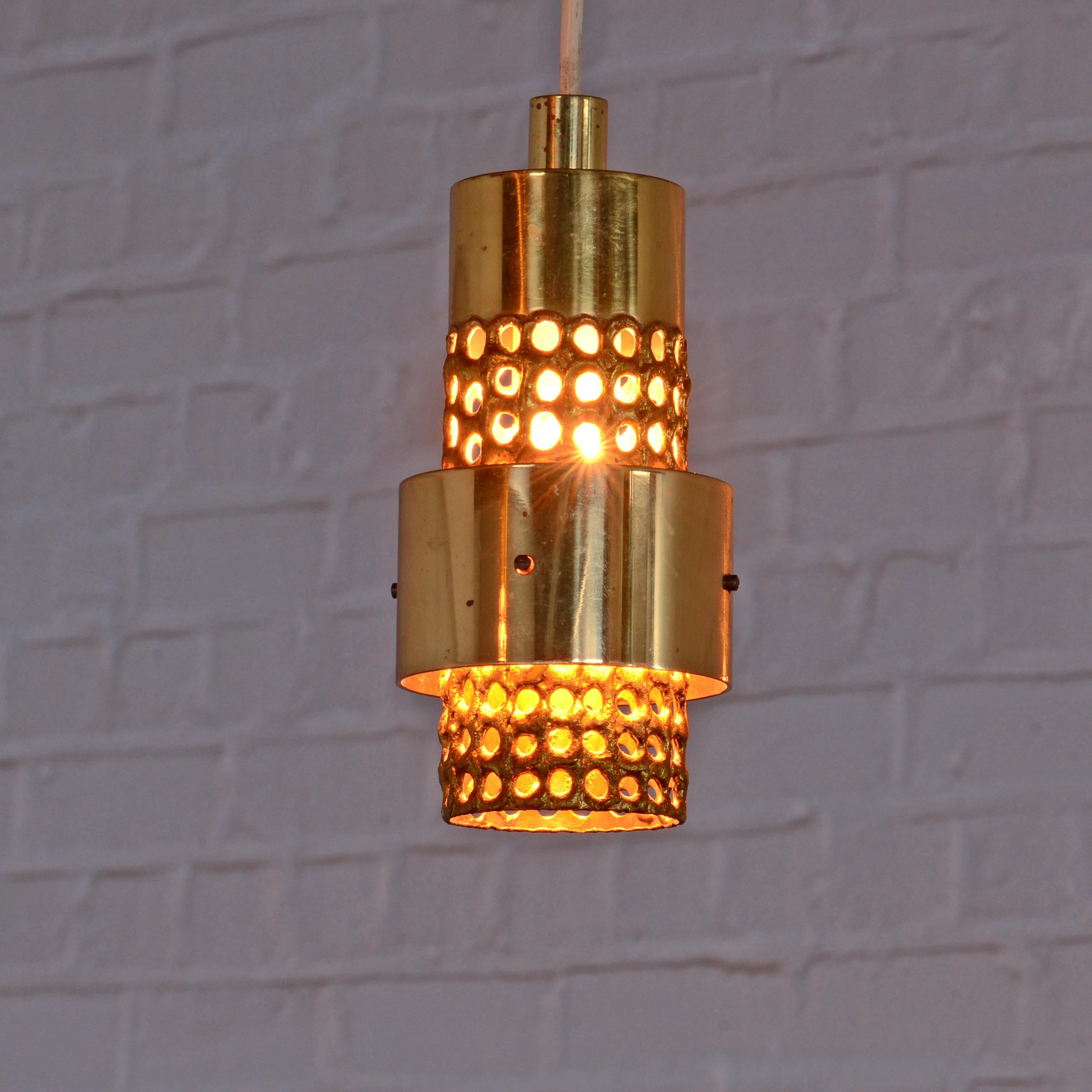 Scandinave moderne Pierre Forssell important ensemble de 7 lampes en laiton des années 1970, fabriquées en Suède en vente