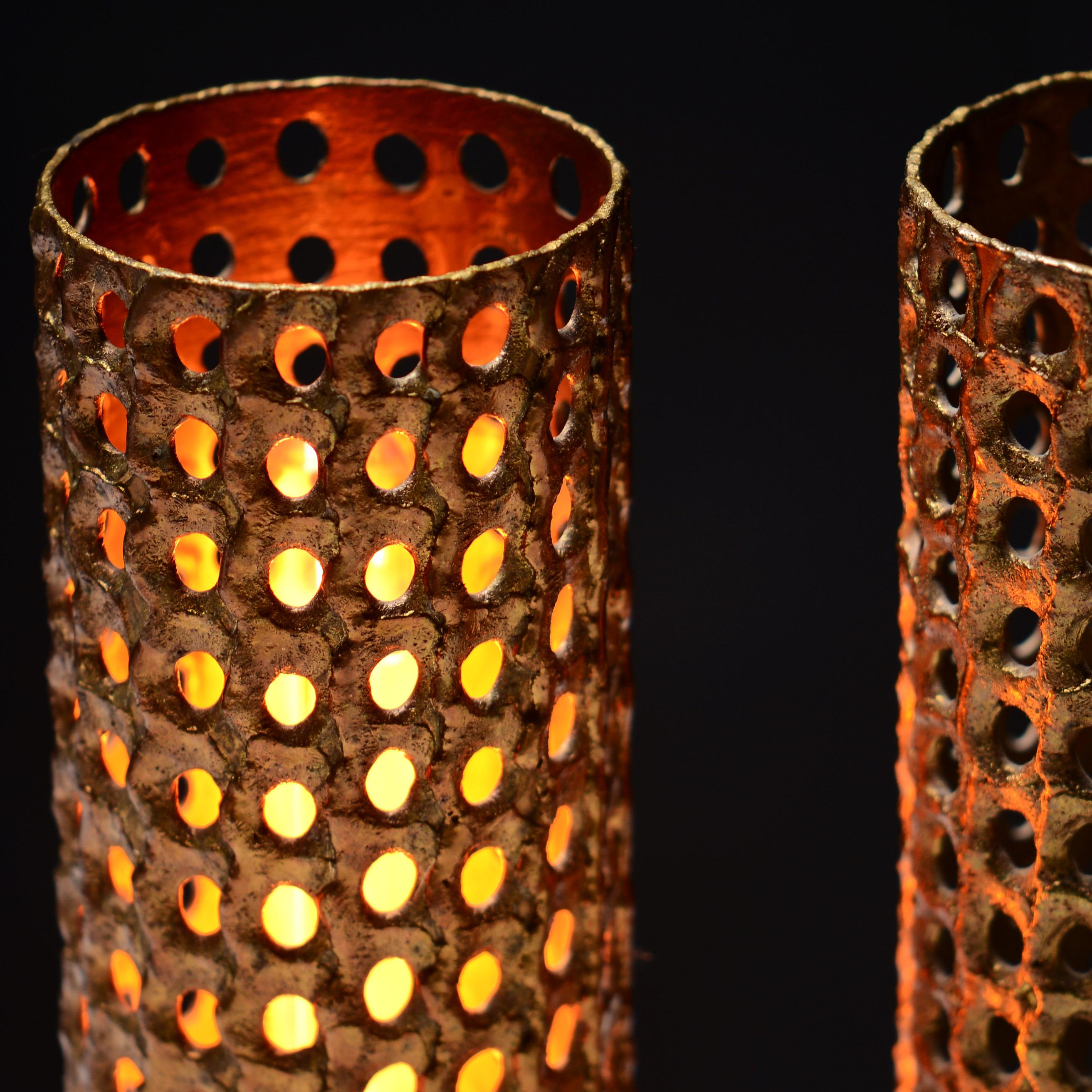 Laiton Pierre Forssell important ensemble de 7 lampes en laiton des années 1970, fabriquées en Suède en vente