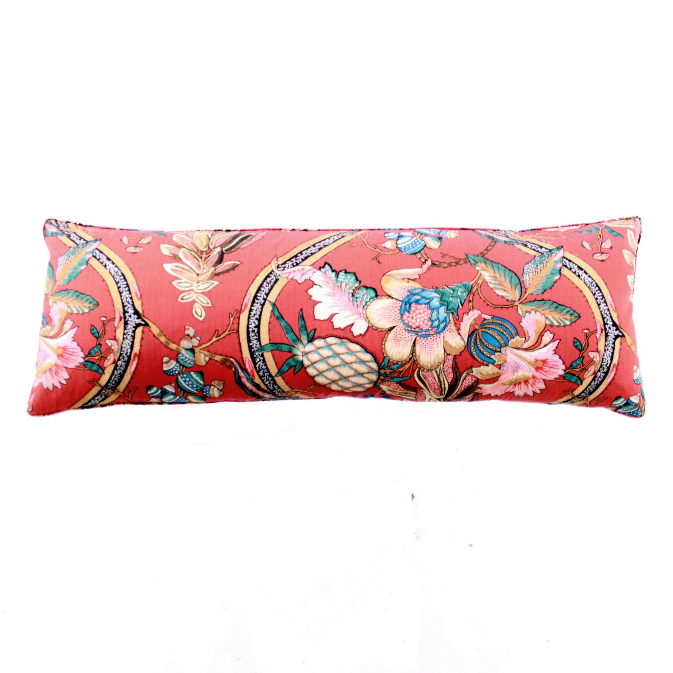LA MAISON PIERRE FREY - BRAQUENIÉ

Beautiful handcrafted throw pillows made in beautiful and decorative Pierre Frey Braquenié fabric. 

The printed cotton fabric is on both sides with piping and is fitted with hidden zipper. 

Measures: 100 x