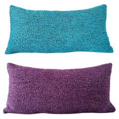 Cuscini lombari in tessuto e bouclé in viola e acqua di Pierre Frey