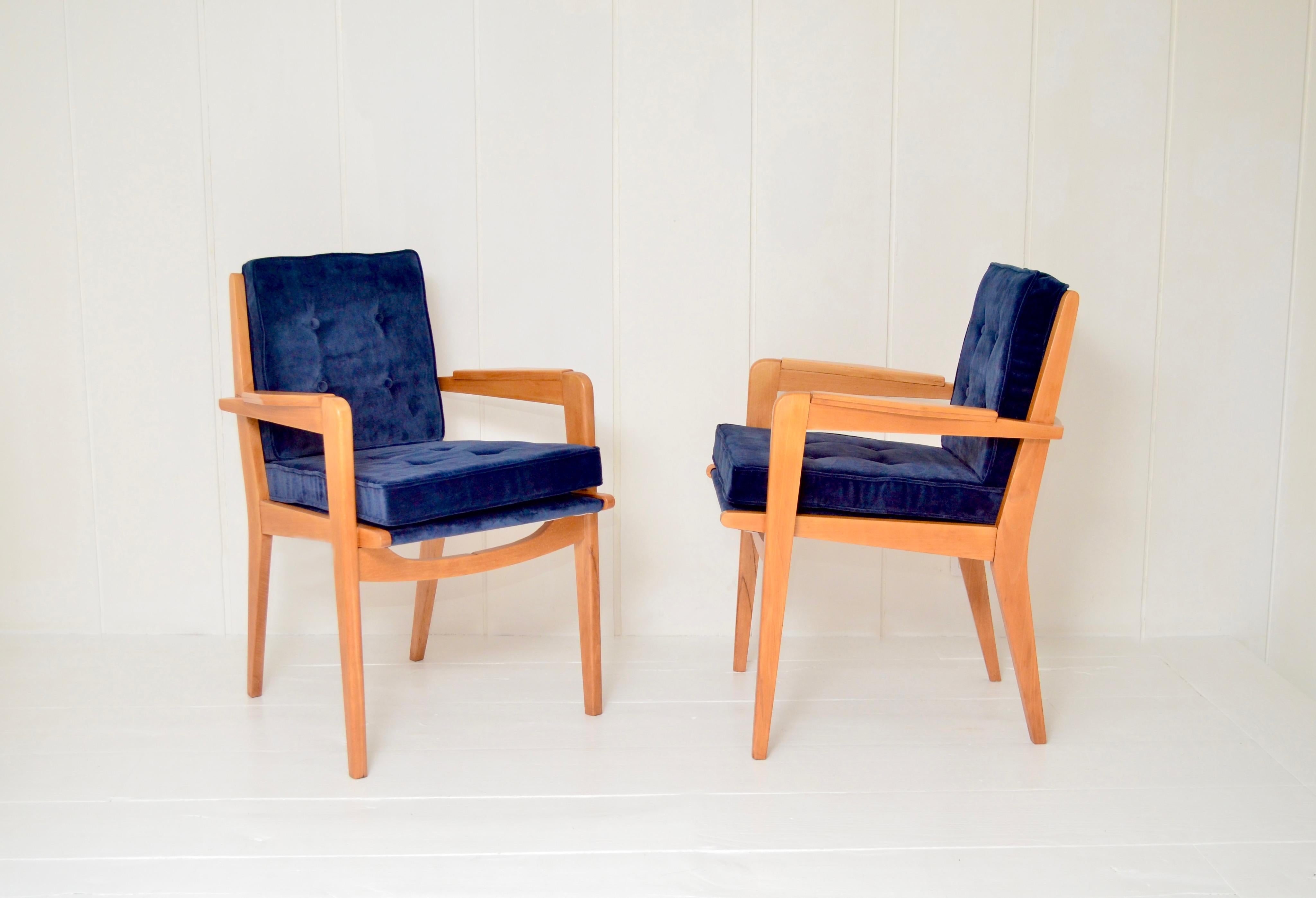Mid-Century moderno Pierre Guariche - Poltrone in Oak Light, modello FS104 - Francia, 1950 in vendita