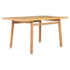 Table de salle à manger en hêtre massif Pierre Gautier-Delaye, France, années 1950