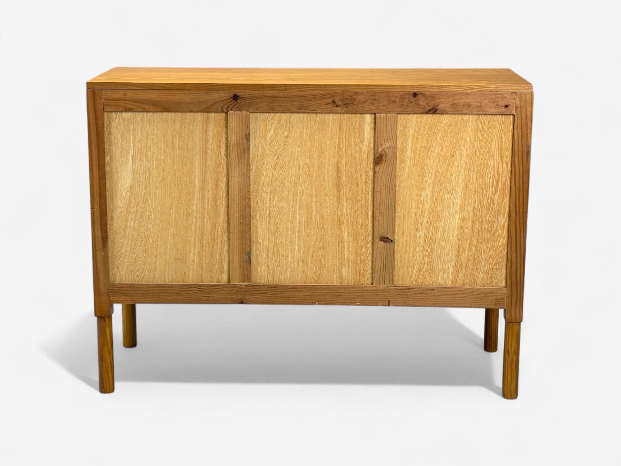Pierre Gautier-Delaye, moderne français, pin, rares commodes, France, 1957 en vente 6