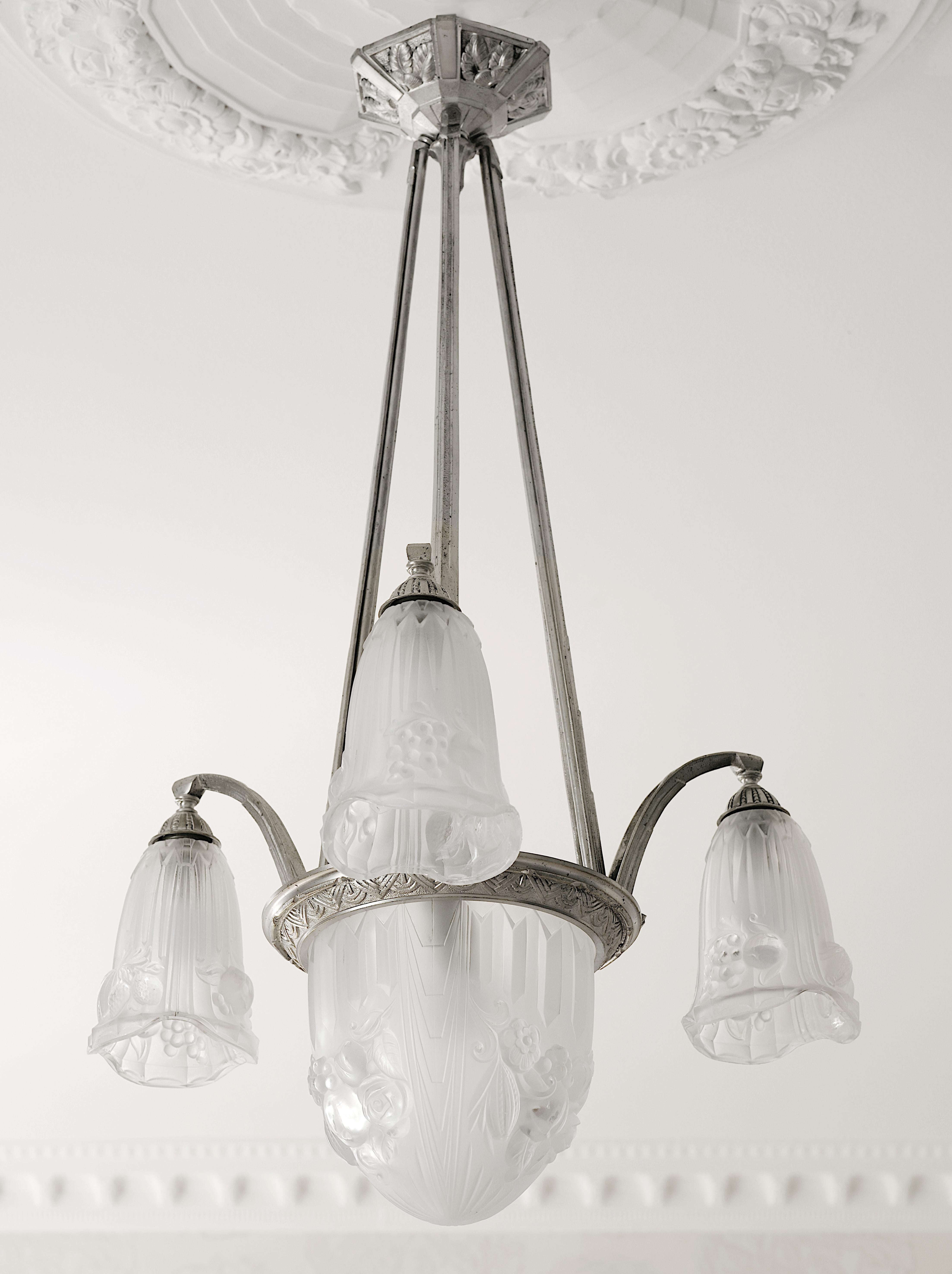 Francese Pierre Gilles, lampadario in bronzo Art Deco francese, 1920 in vendita