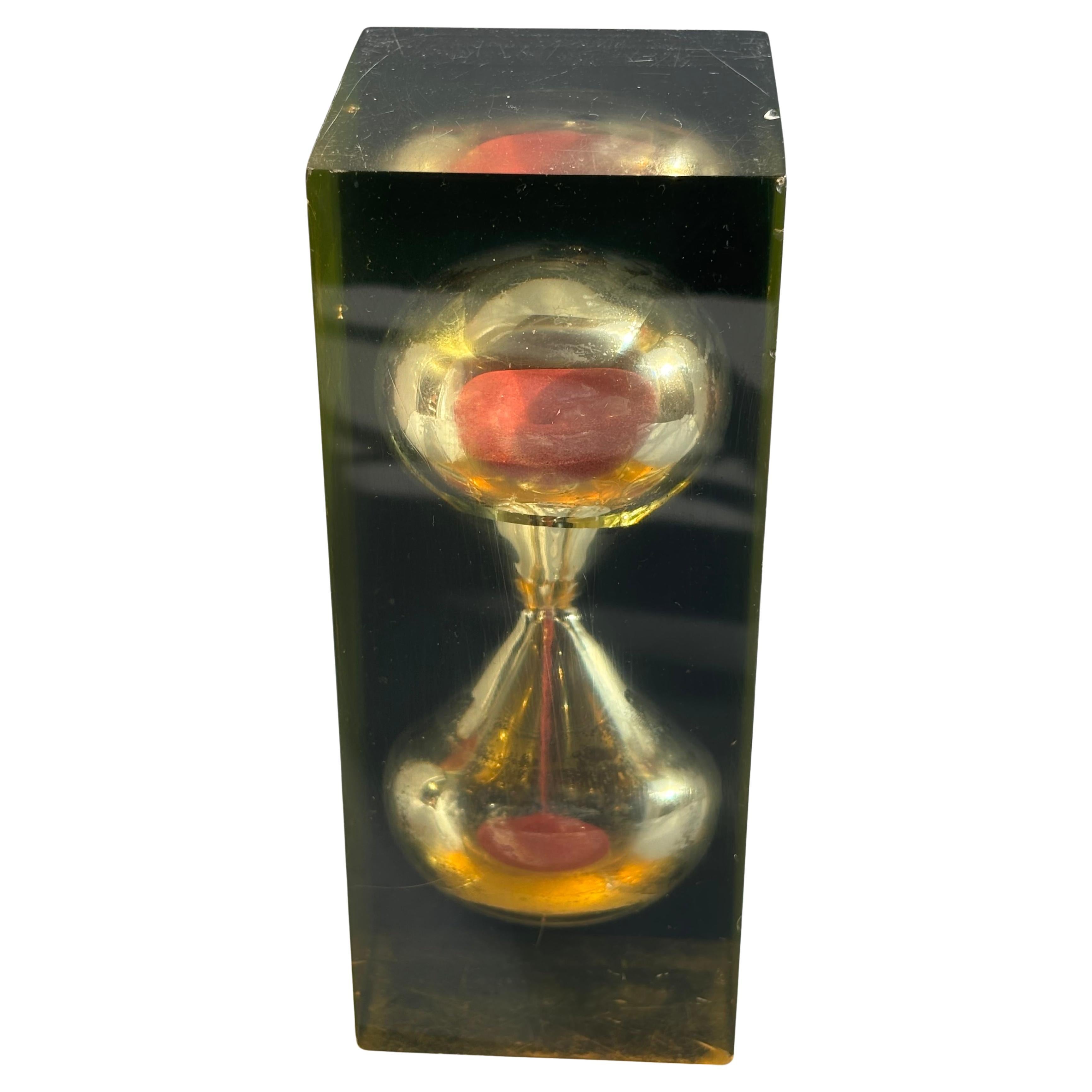 Pierre Giraudon attb paperweight/sculpture hourglass in Resin . For Sale