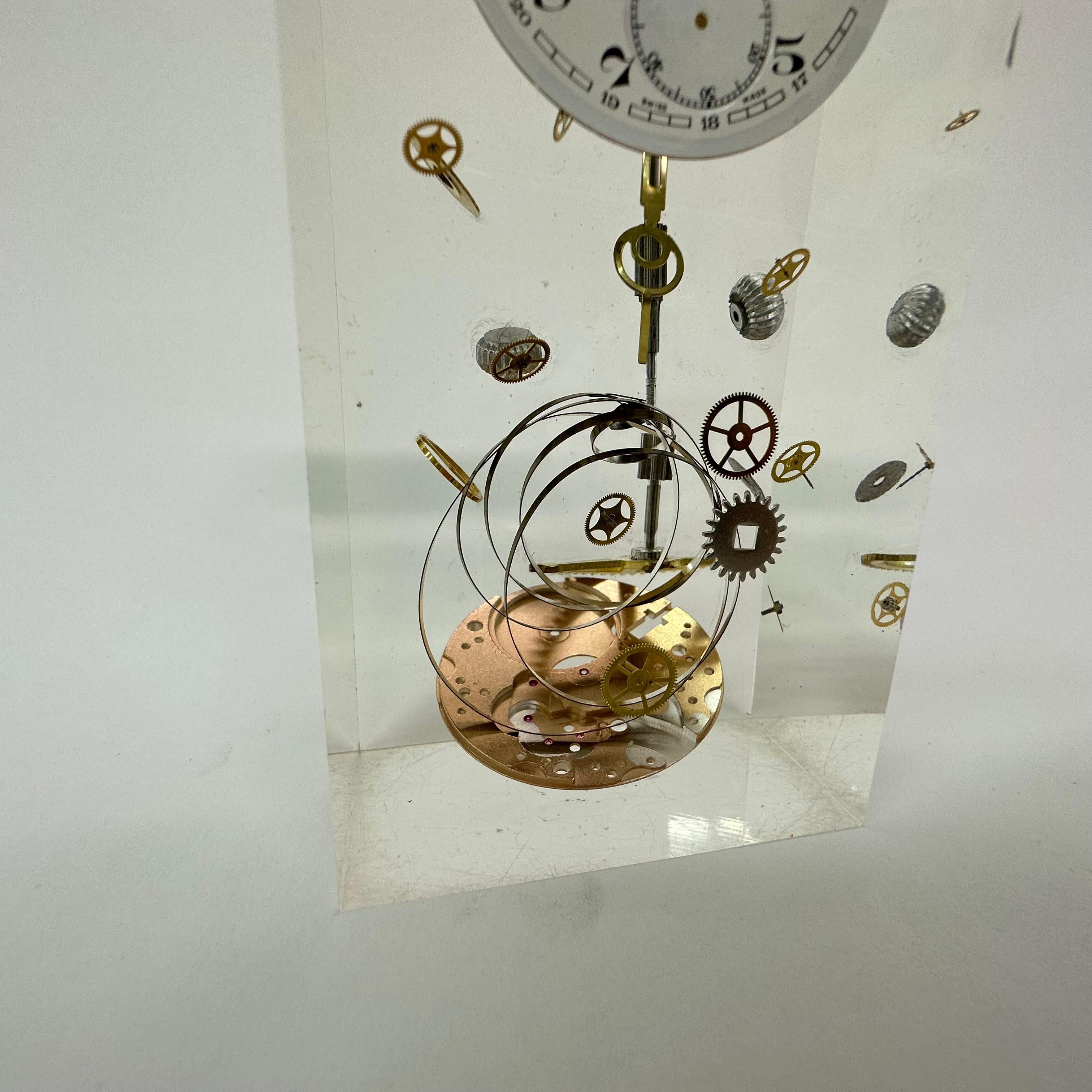 Pièces d'horloge Pierre Giraudon en lucite , 1970's France en vente 2