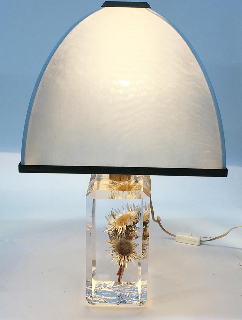 Pierre Giraudon Resin Cube with Three-Thistle Table Lamp, 1970s In Good Condition In Delft, NL