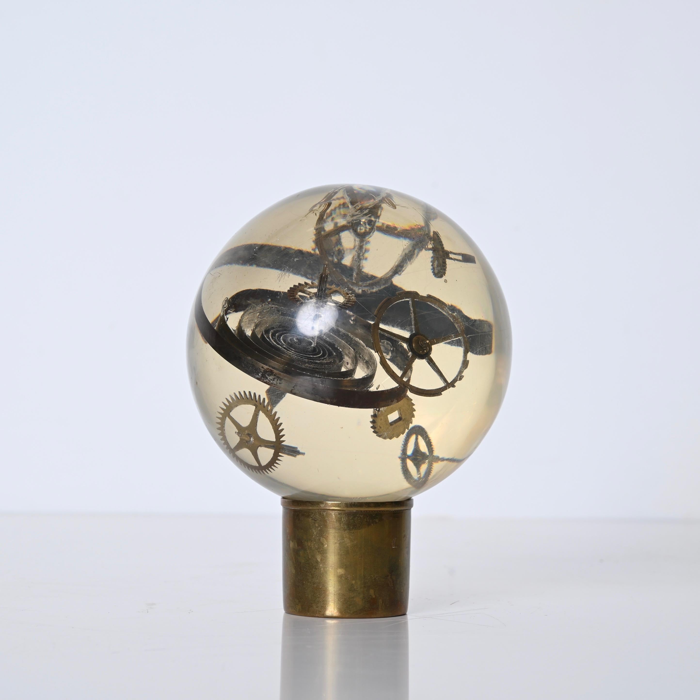 Pierre Giraudon Resin Exploded Clock Globe Sculpture, France 1970s In Good Condition For Sale In Roma, IT