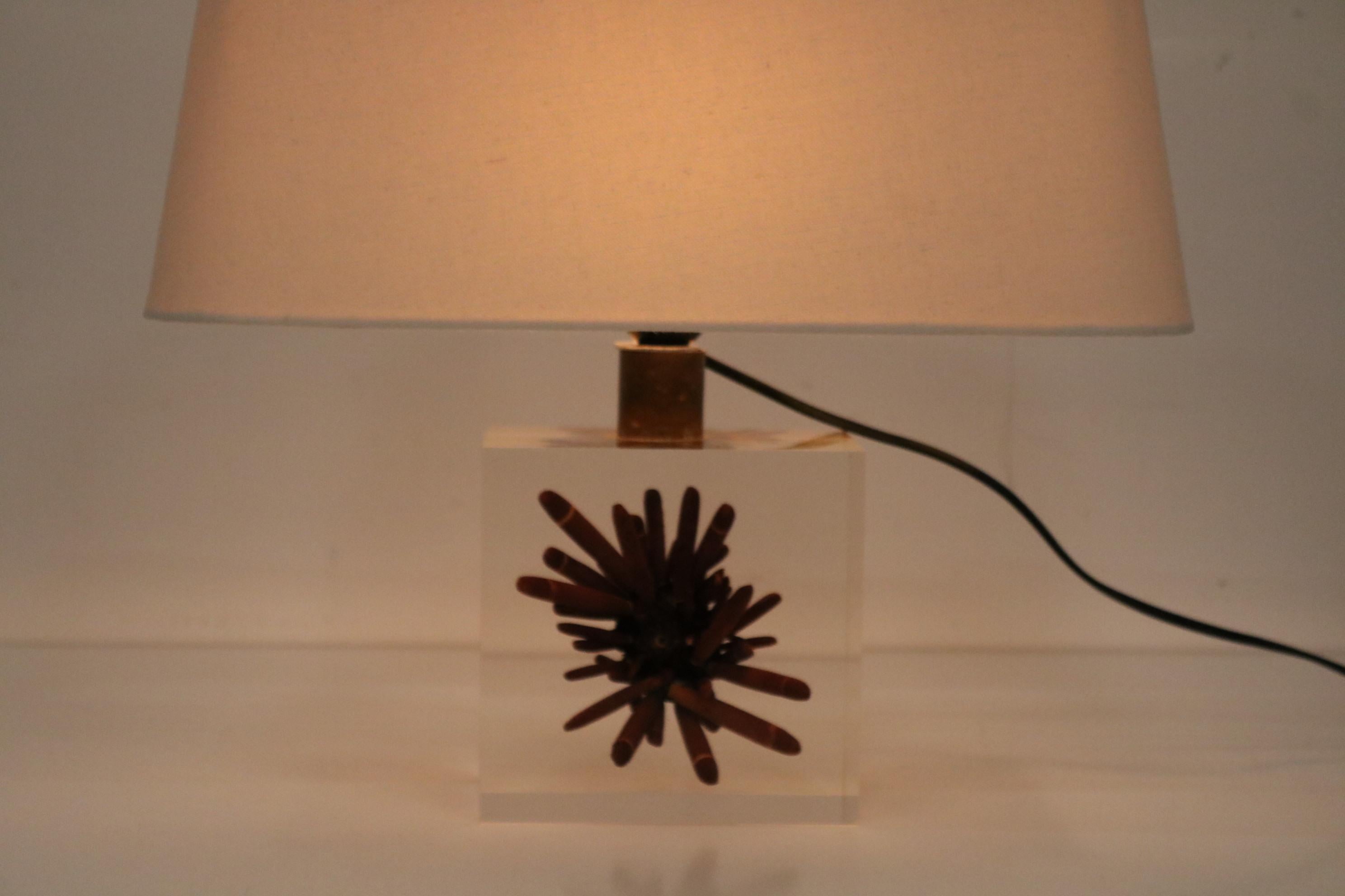 Pierre Giraudon Resin with Coral Table Lamp, France 1970 In Good Condition For Sale In Amsterdam, NL