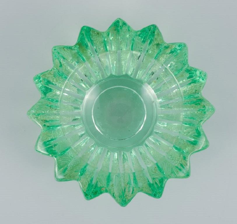 Art Deco Pierre Gire '1901-1984', Aka Pierre D'aesn, France, Green Art Glass Bowl For Sale