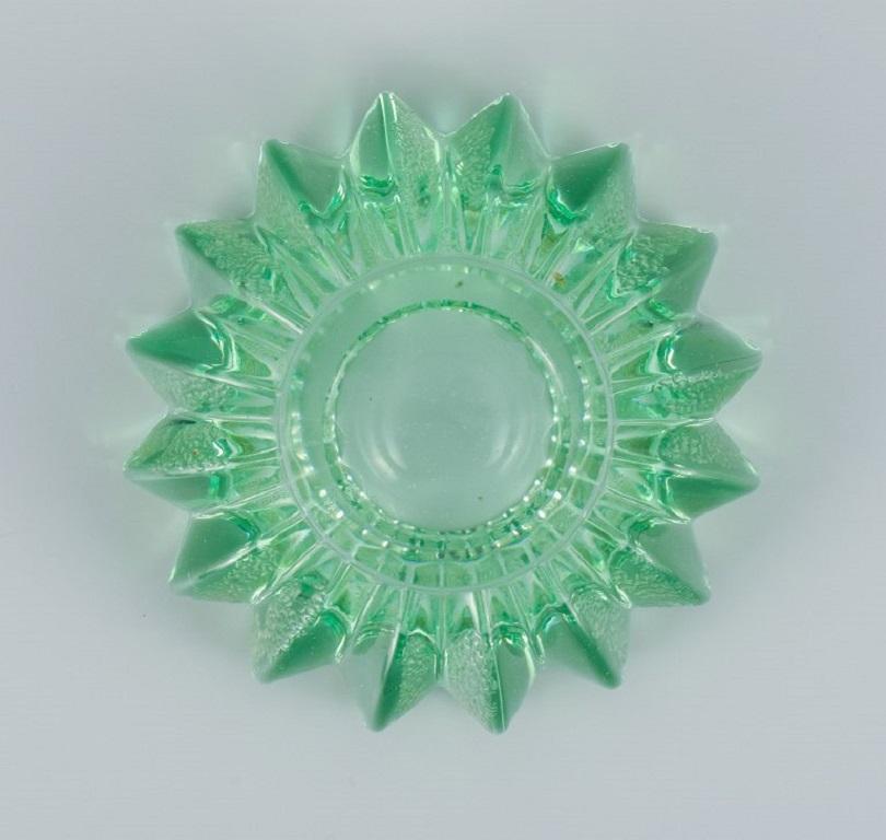 French Pierre Gire '1901-1984', Aka Pierre D'aesn, France, Green Art Glass Bowl For Sale