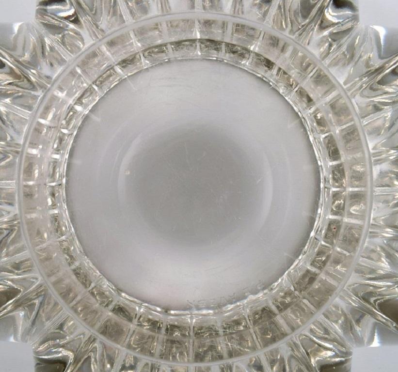 Art Glass Pierre Gire (1901-1984), aka Pierre d'Avesn. Art Deco bowl in clear art glass. For Sale