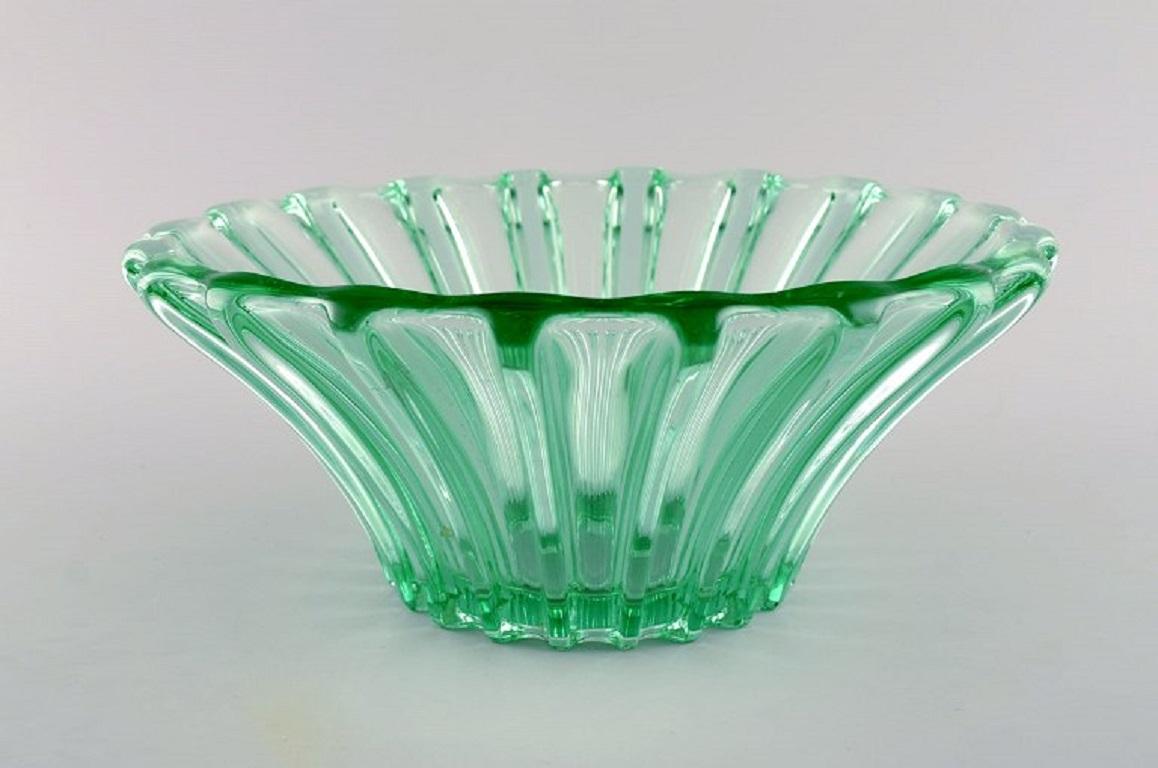 French Pierre Gire, Aka Pierre d'Avesn, Art Deco Bowl in Green Art Glass