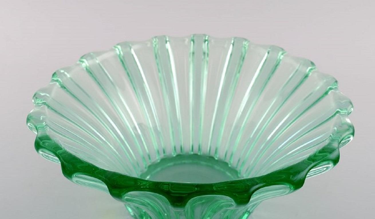 Mid-20th Century Pierre Gire, Aka Pierre d'Avesn, Art Deco Bowl in Green Art Glass