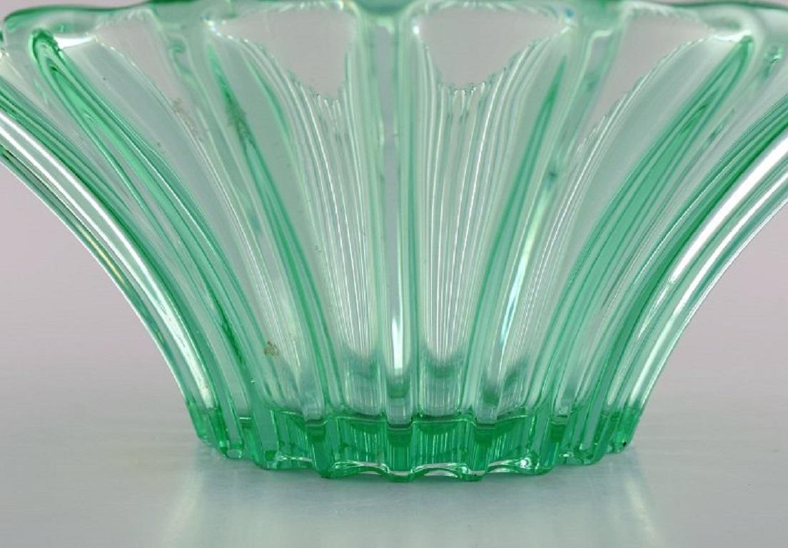 Pierre Gire, Aka Pierre d'Avesn, Art Deco Bowl in Green Art Glass 1