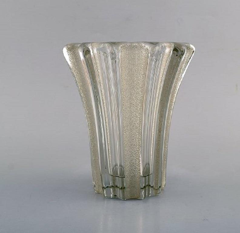 Pierre Gire (1901-1984), aka Pierre D'Avesn. Art Deco vase in clear mouth blown art glass. 1940's.
Measures: 17 x 14.5 cm.
In very good condition.
Pierre Gire (1901-1984), aka Pierre D'Avesn.
In the beginning, at 14 years old, he worked at Rene