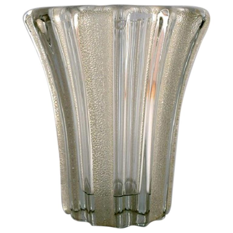 Pierre Gire '1901-1984', auch bekannt als Pierre d'Avesn, Art Deco Vase aus klarem Kunstglas im Angebot