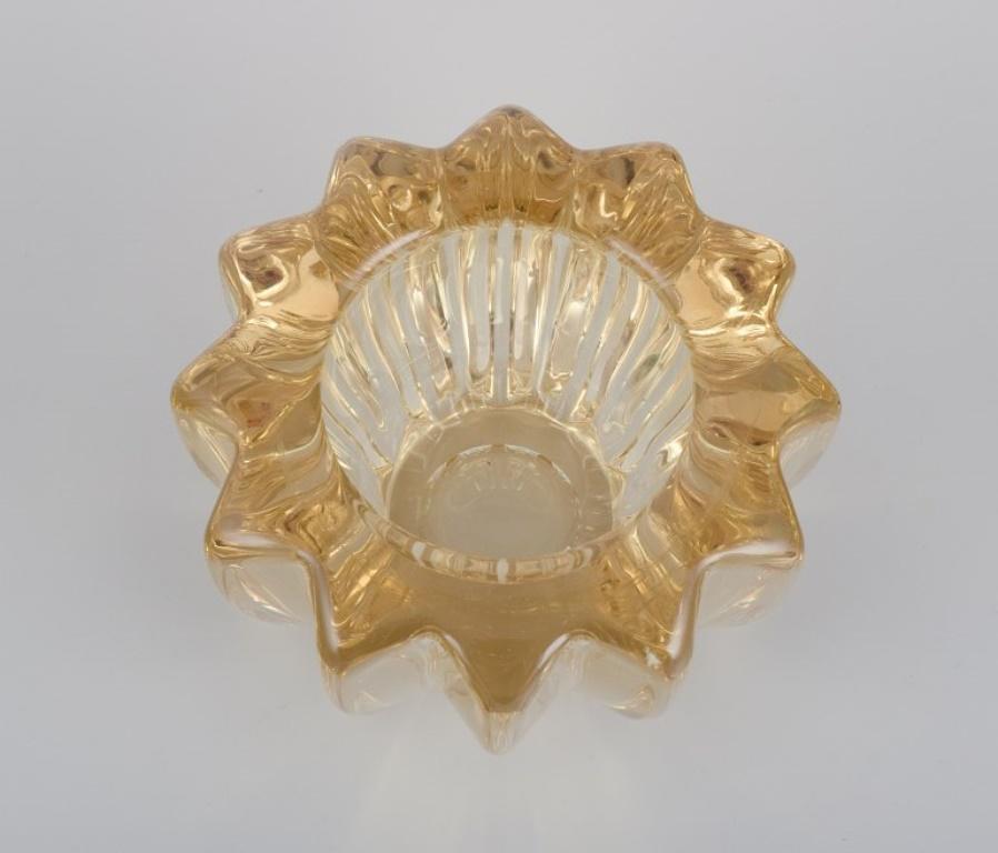 French Pierre Gire, aka Pierre d'Avesn. Art Deco bowl in yellow art glass For Sale
