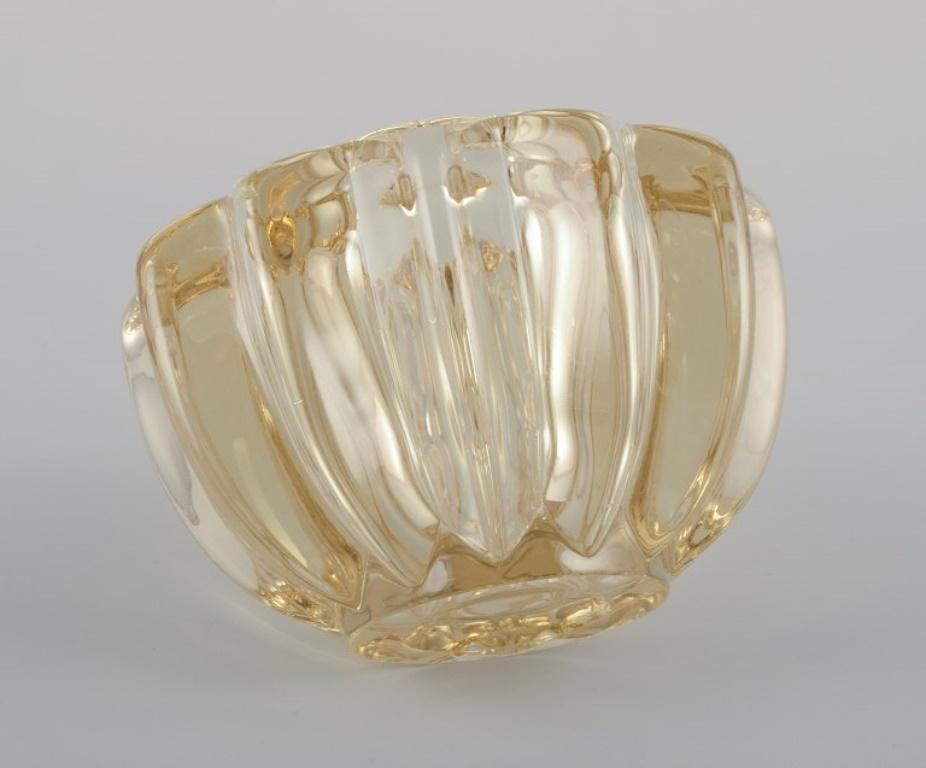 Art Glass Pierre Gire, aka Pierre d'Avesn. Art Deco bowl in yellow art glass For Sale