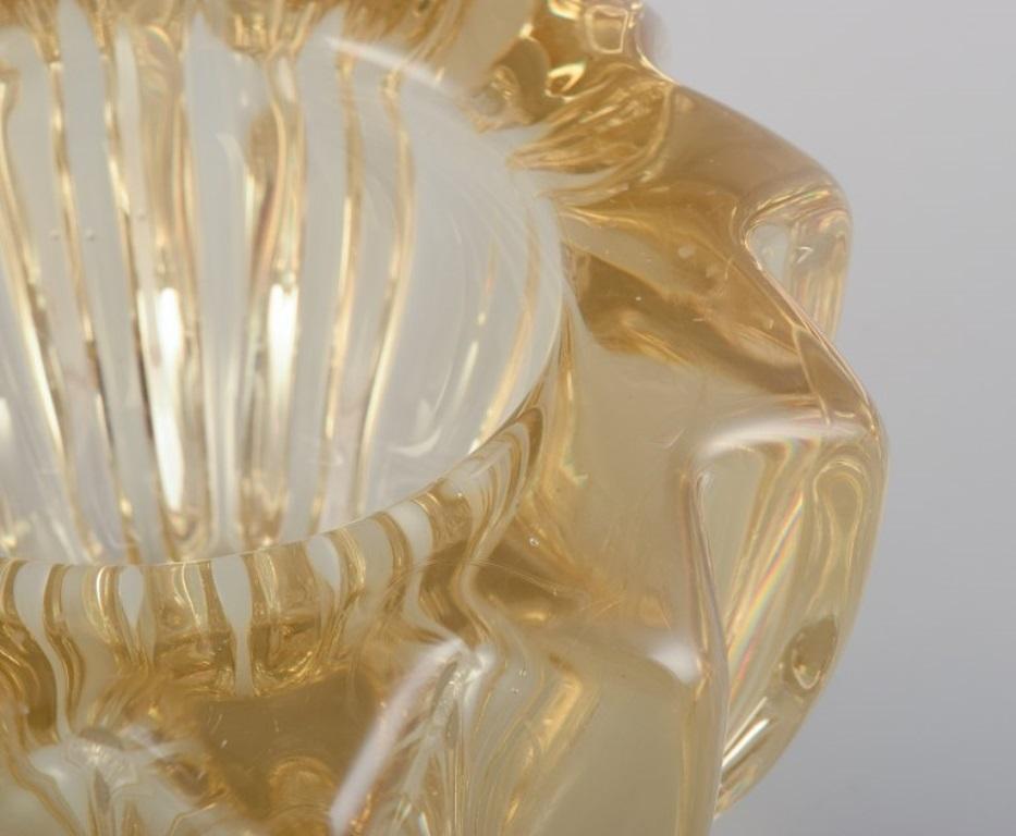 Pierre Gire, aka Pierre d'Avesn. Art Deco bowl in yellow art glass For Sale 1