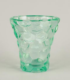 Pierre Gire aka Pierre d'Avesn. Art Deco vase in green art glass.