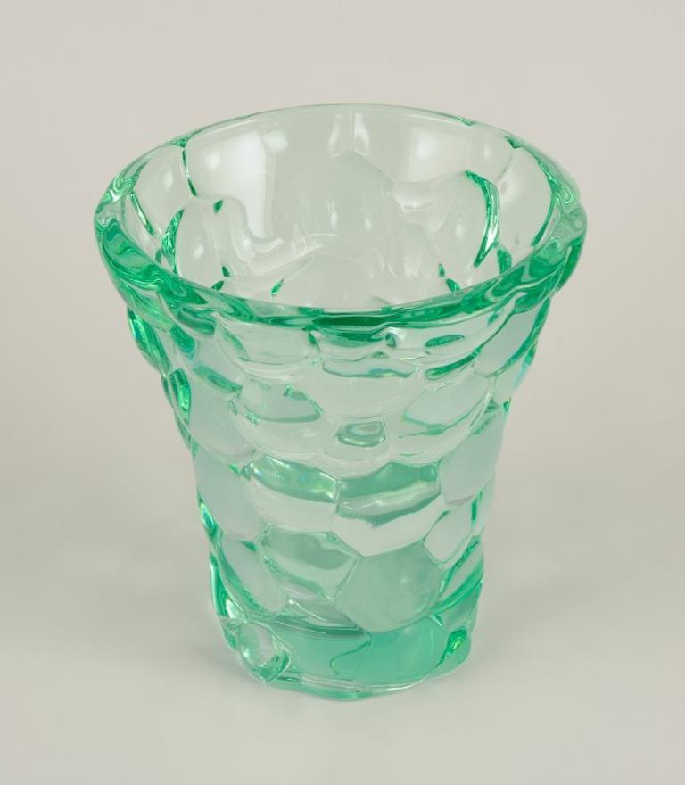 Francese Pierre Gire alias Pierre D'Avesn. Vaso Art Déco in vetro artistico verde. in vendita