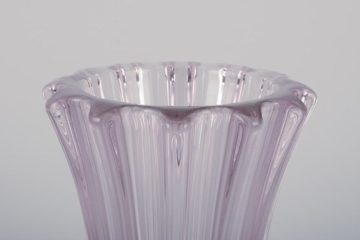 Pierre Gire, aka Pierre d'Avesn. Art Deco vase in purple art glass. In Excellent Condition For Sale In Copenhagen, DK