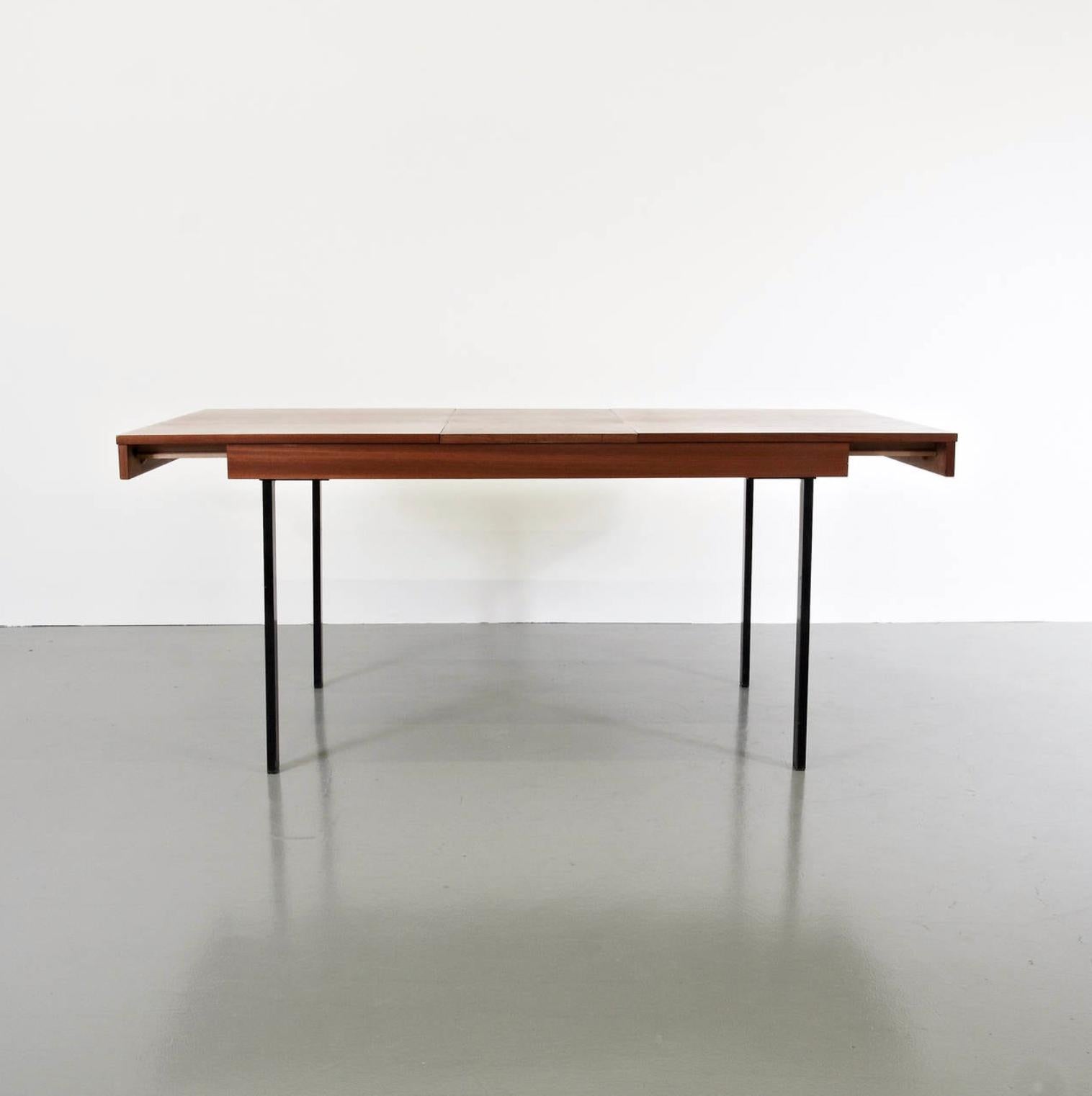 Mid-Century Modern Pierre Guariche Table de salle à manger à rallonge réglable - Mid-Century French Design en vente